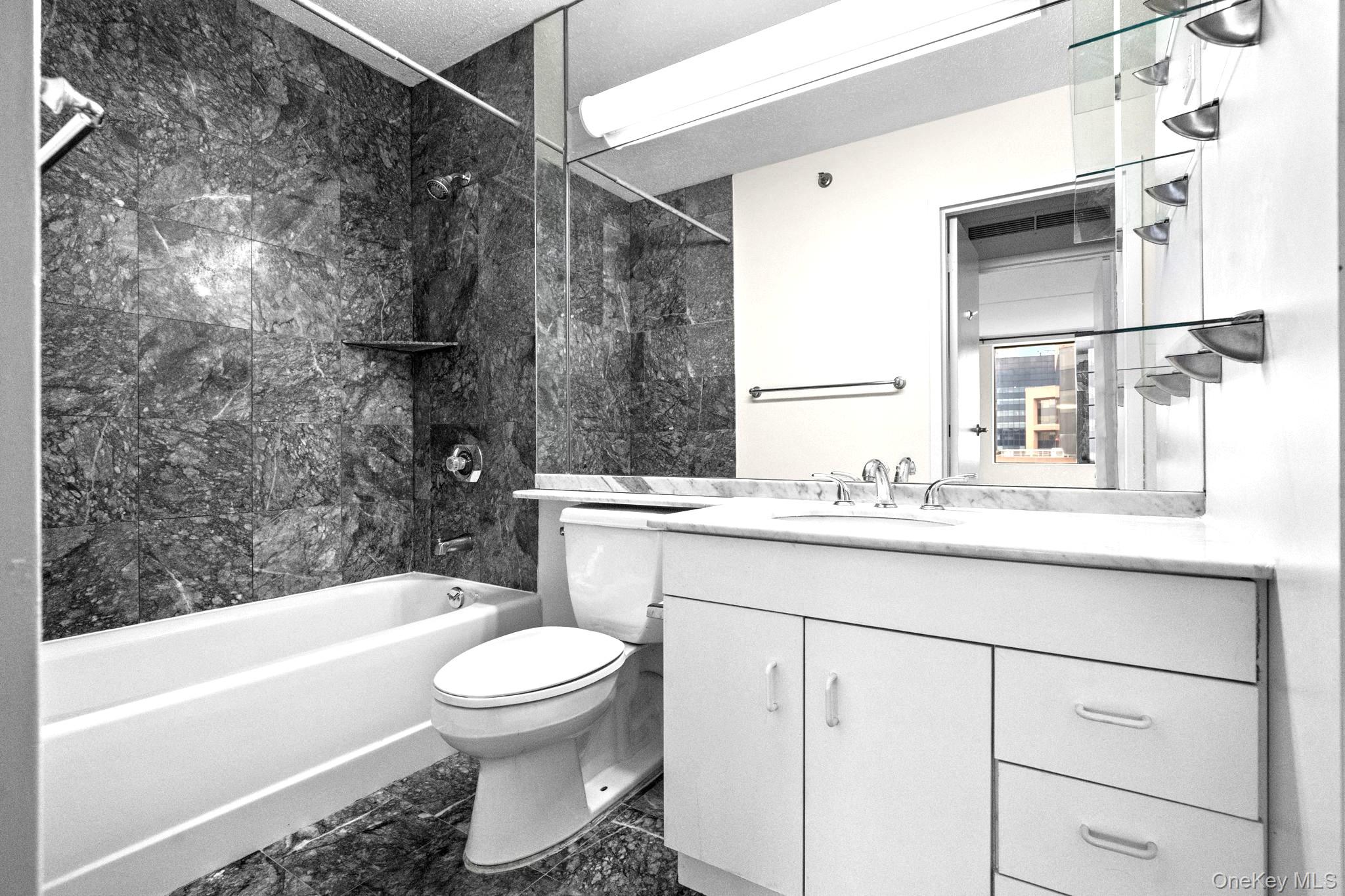 4 Martine Avenue, Unit 1619 photo 8
