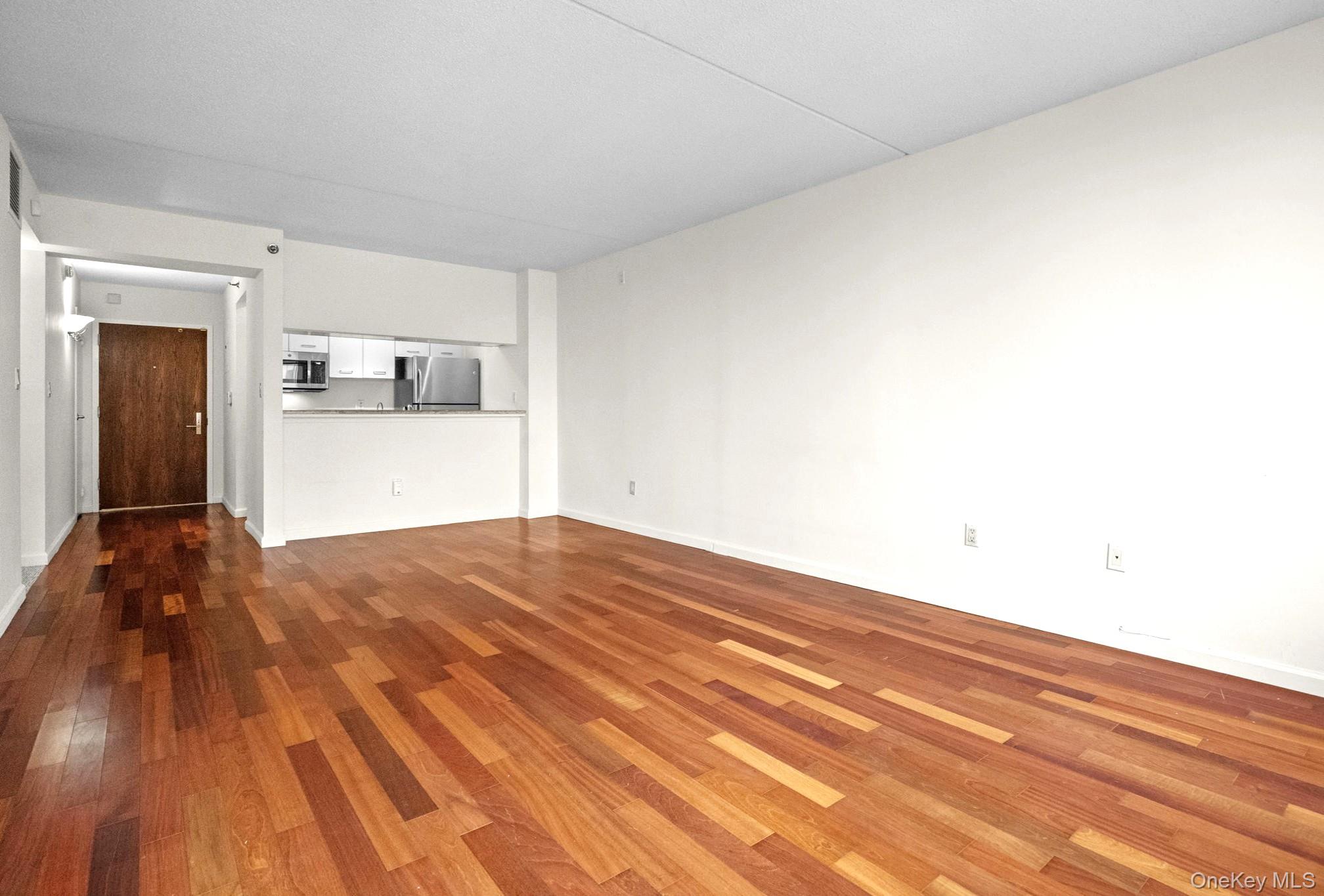 4 Martine Avenue, Unit 1619 photo 6