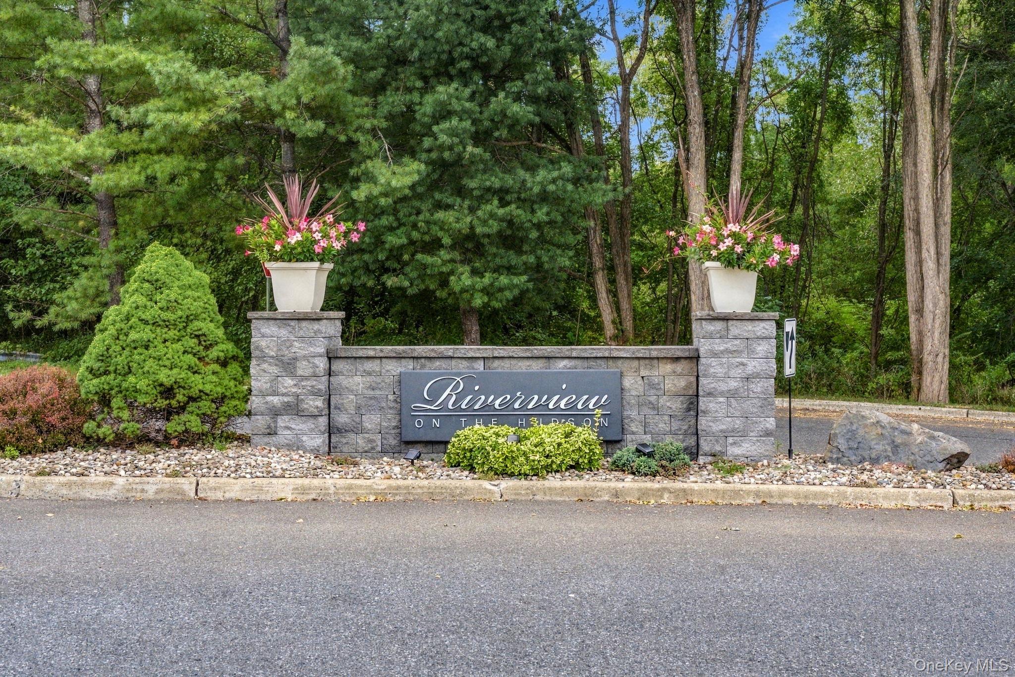 137 Riverview – For Sale photo 2