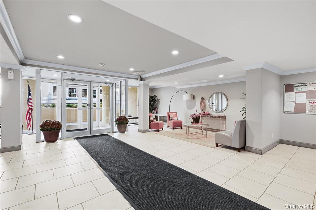 750 Shore Road, Unit 1H photo 2
