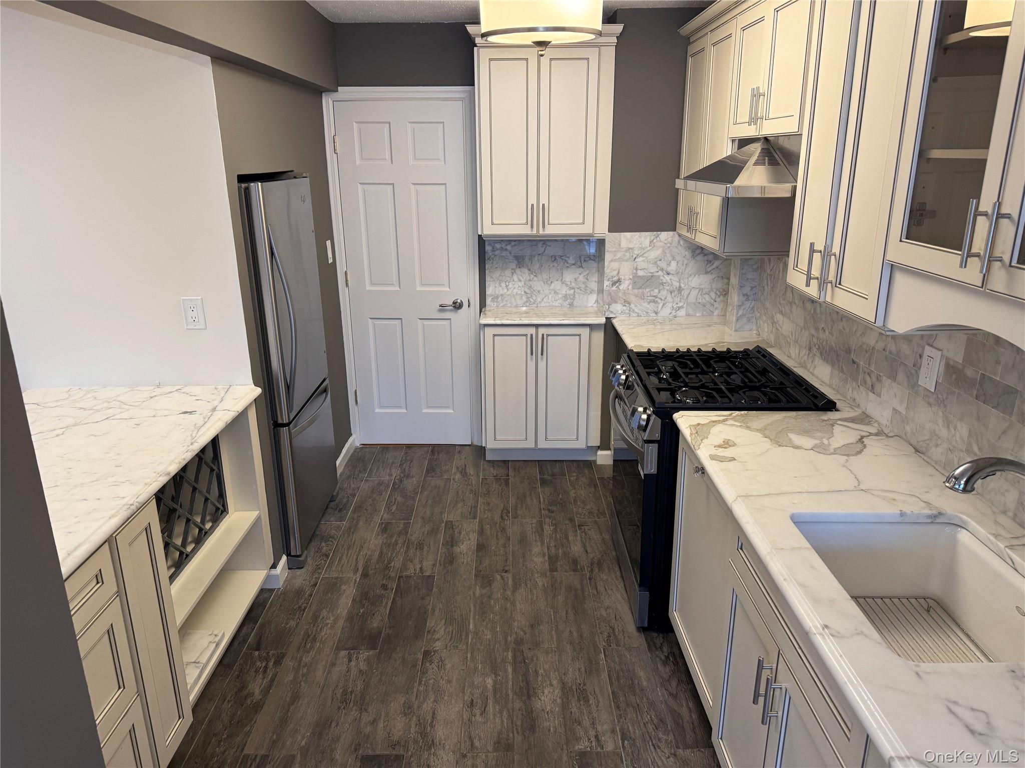 750 Shore Road, Unit 1H photo 4