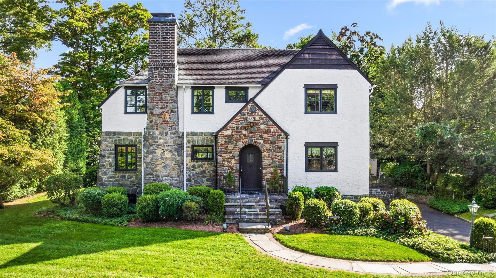 122 Sunset Road – For Sale