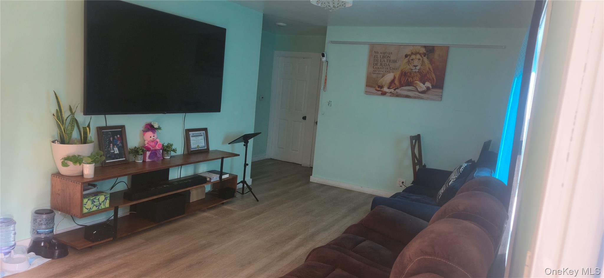 233 Beaver Drive – For Sale photo 2