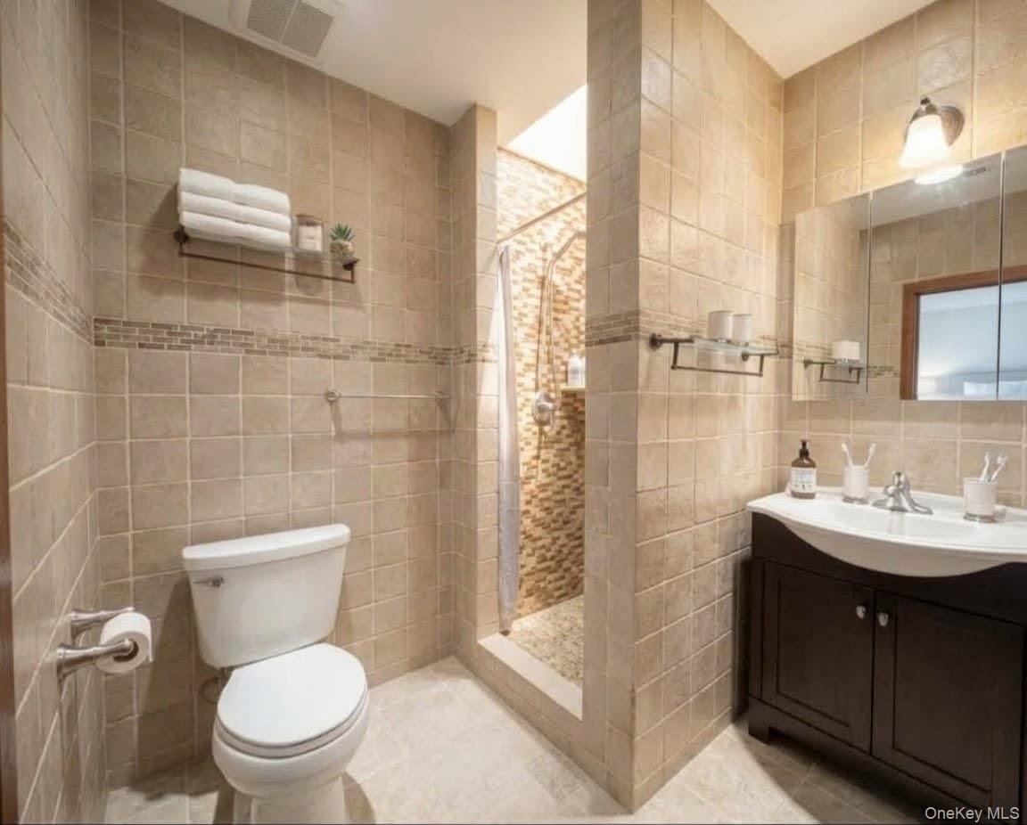 69-84 136th Street, Unit B photo 10