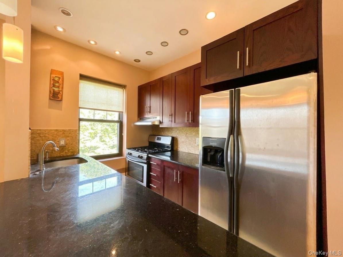 69-84 136th Street, Unit B photo 5