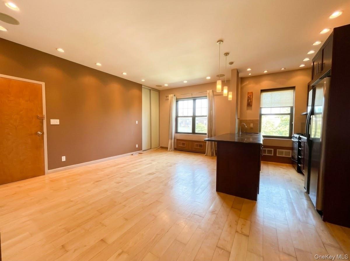 69-84 136th Street, Unit B photo 4