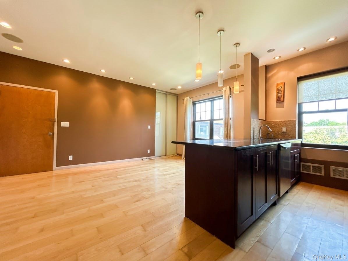 69-84 136th Street, Unit B photo 3