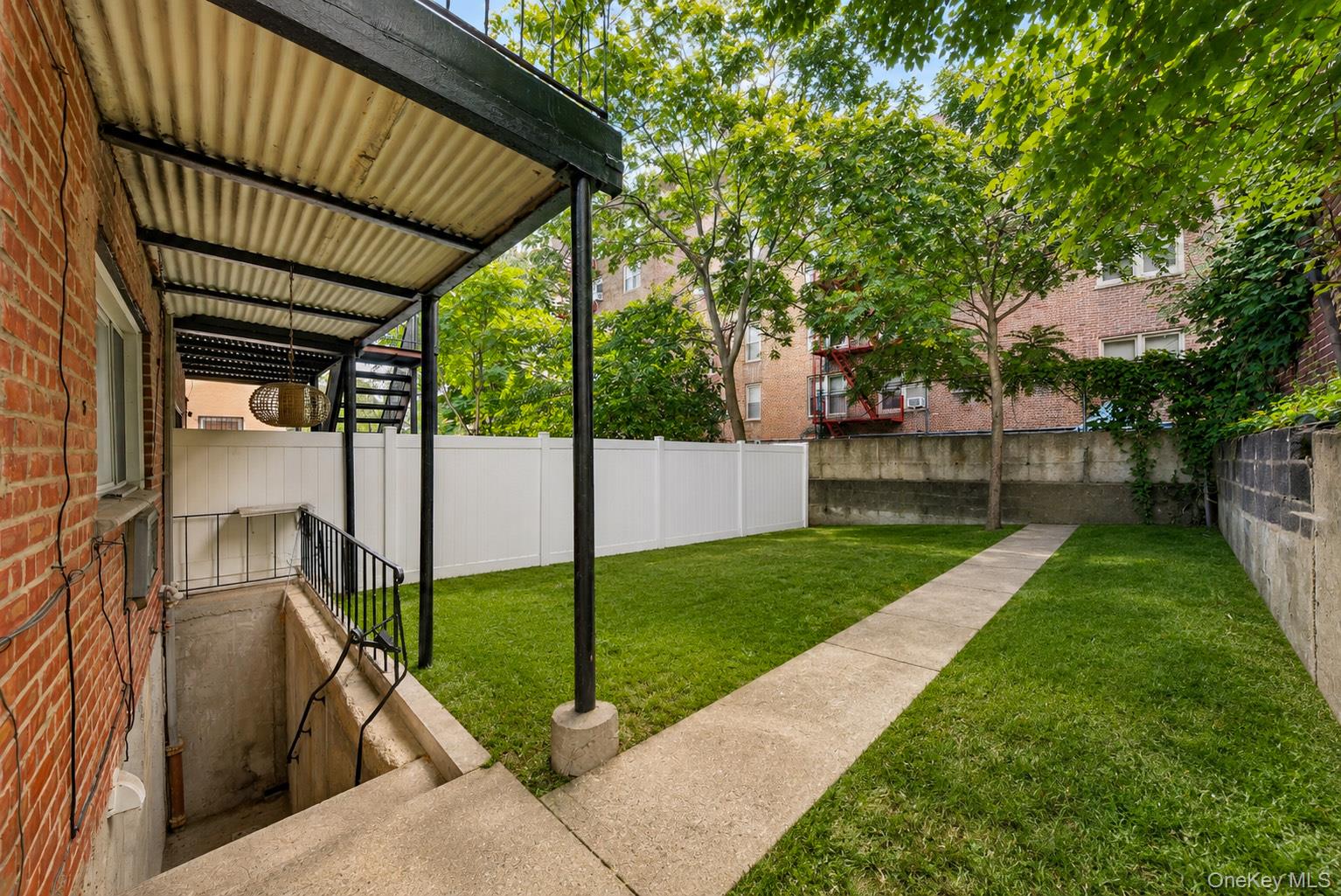 6722 Burns Street – For Sale photo 25