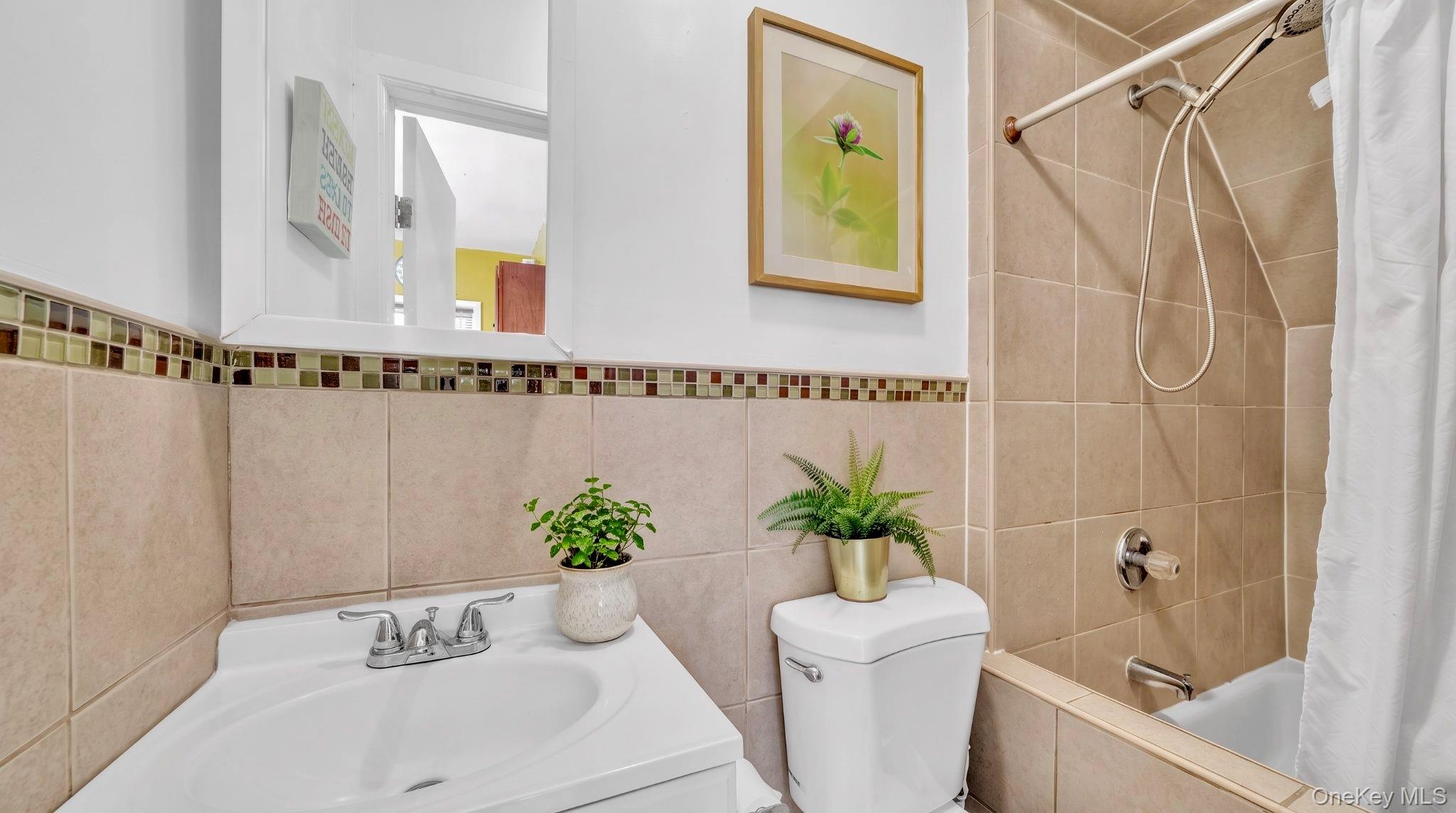 9410 82nd Place – For Sale photo 9