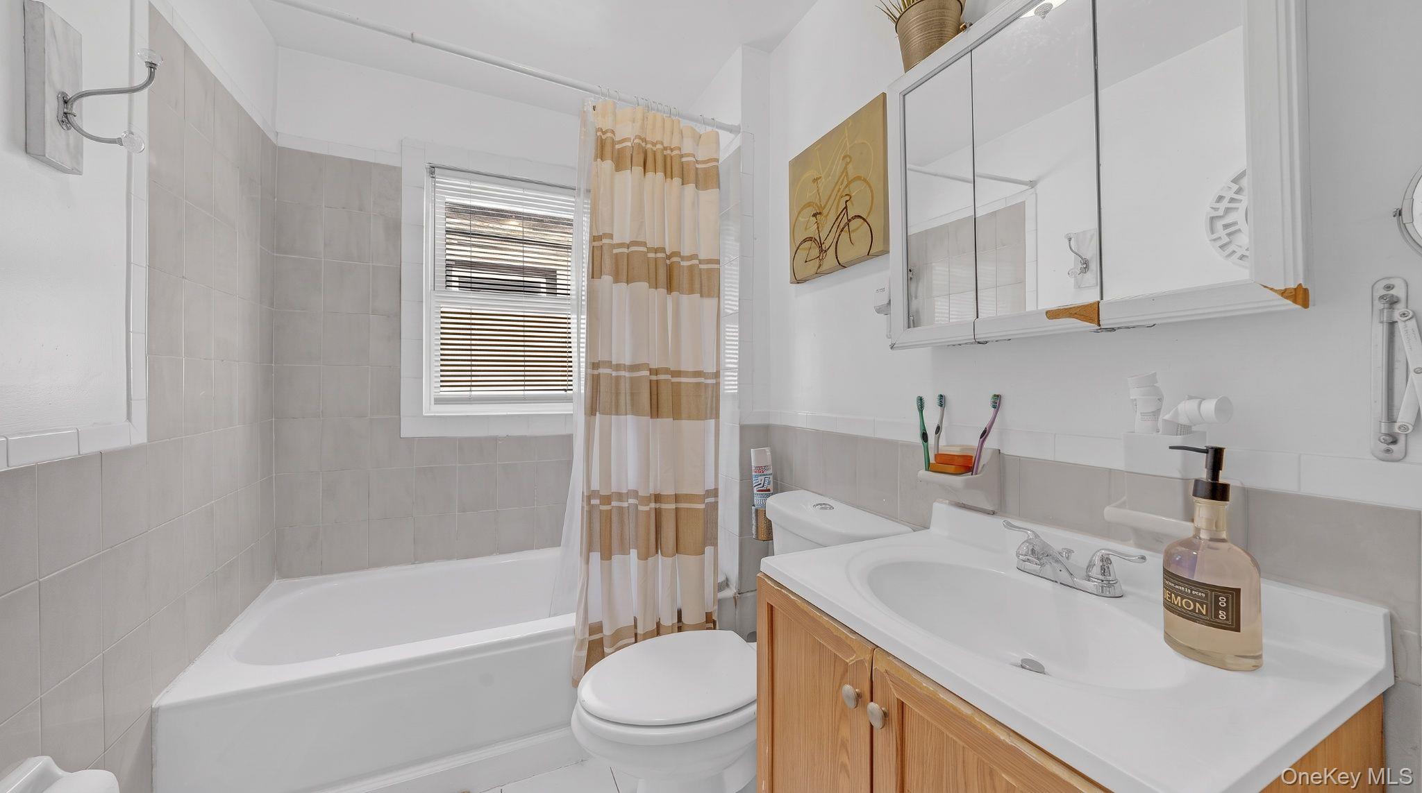 9410 82nd Place – For Sale photo 15