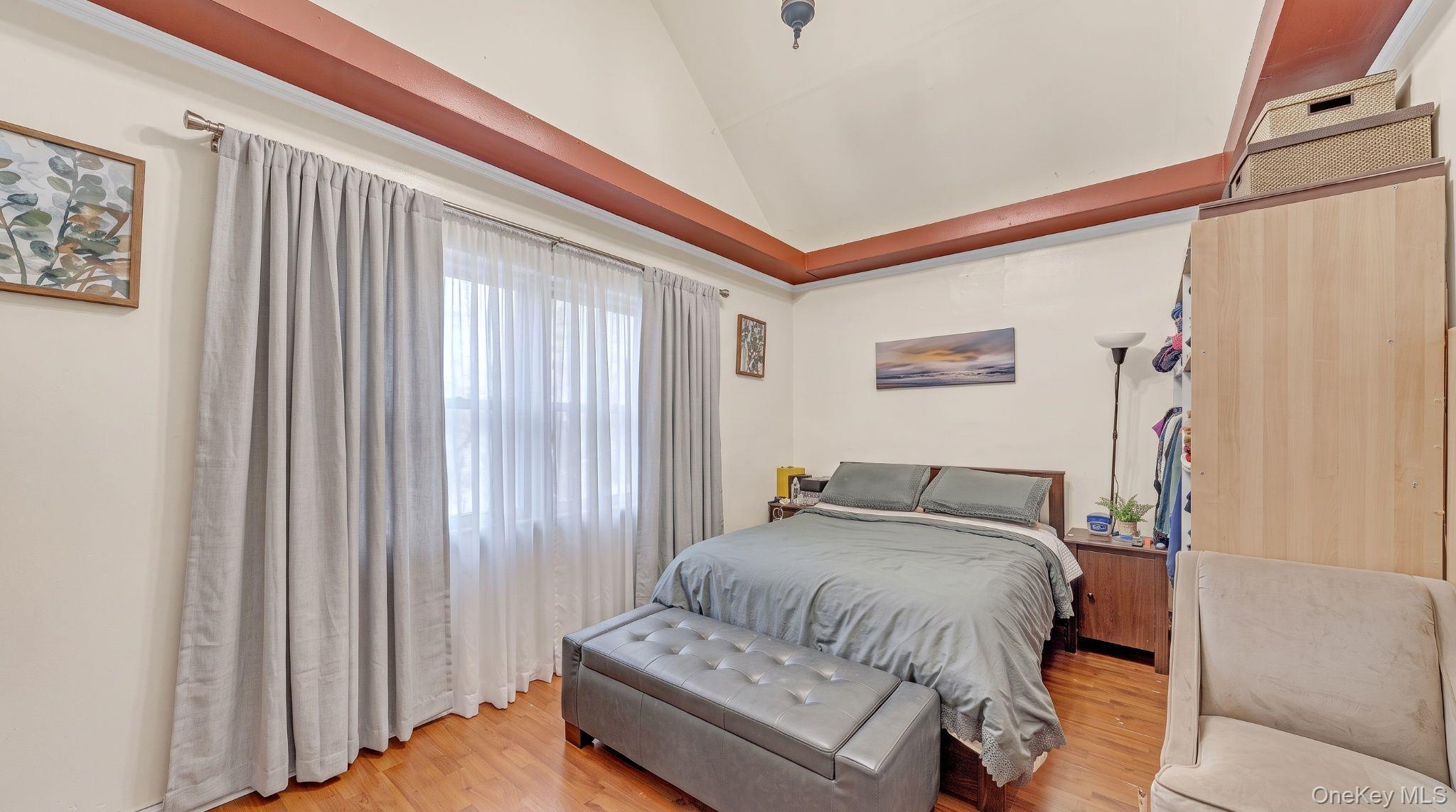 9410 82nd Place – For Sale photo 11