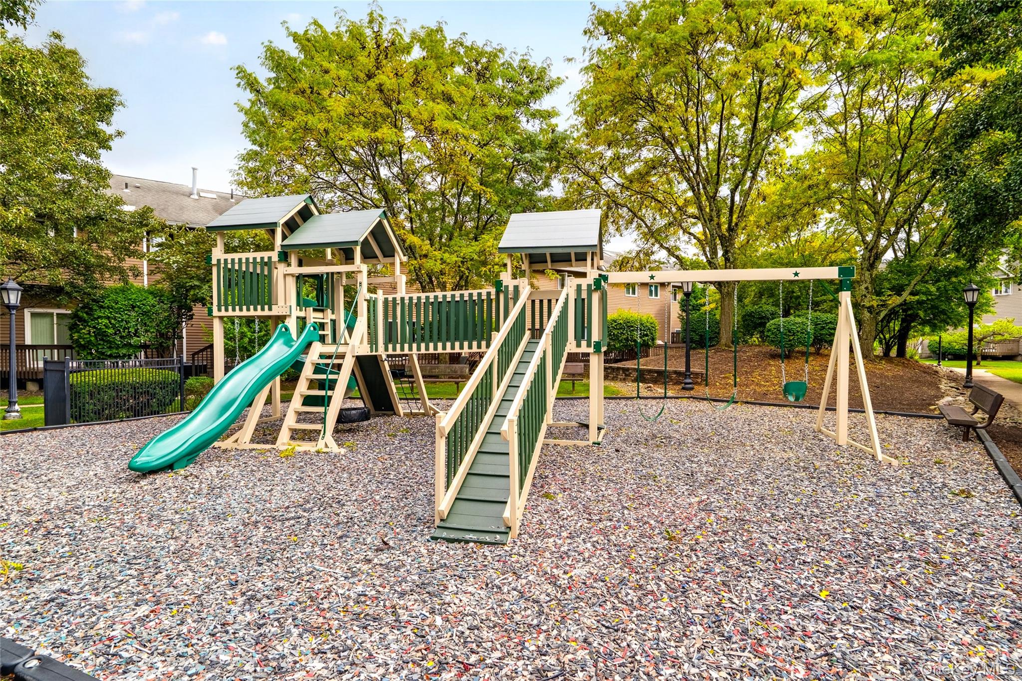 7 Village Green – For Sale photo 40
