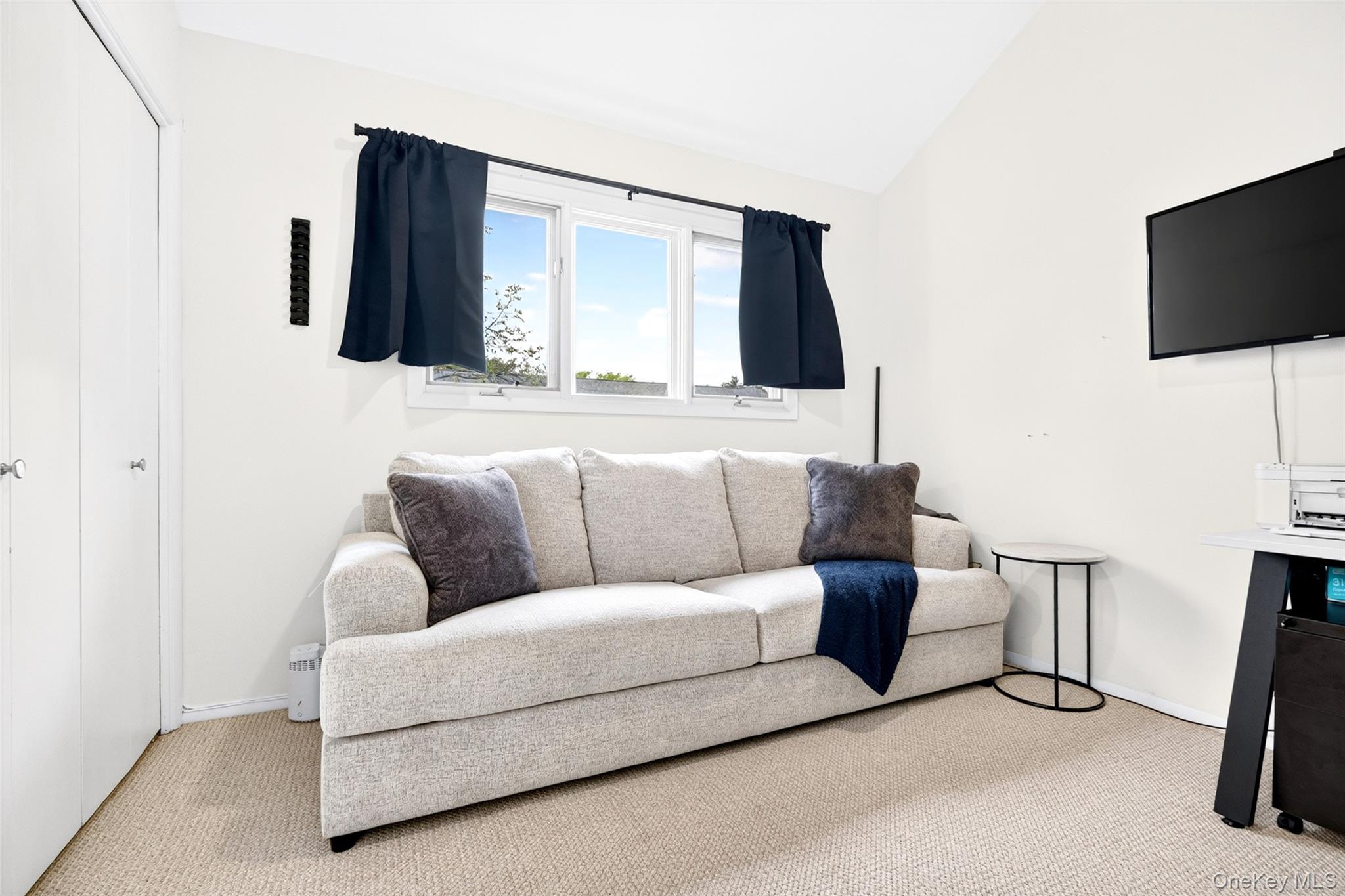 7 Village Green – For Sale photo 27