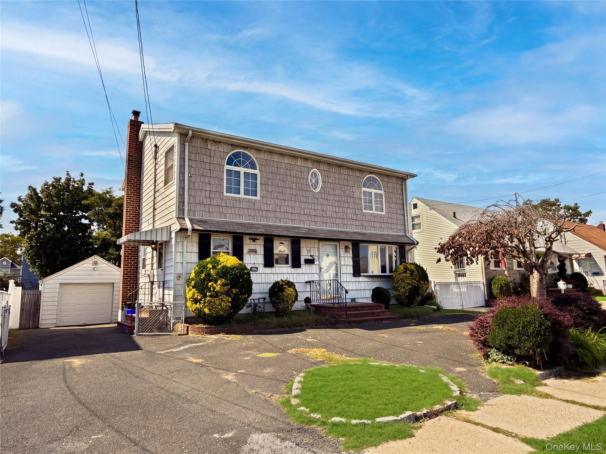 78 Gates Avenue – For Sale photo 3