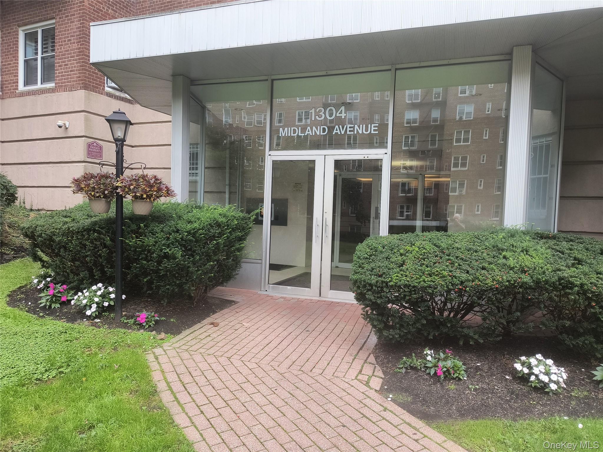 1304 Midland Avenue, Unit B41 photo 18