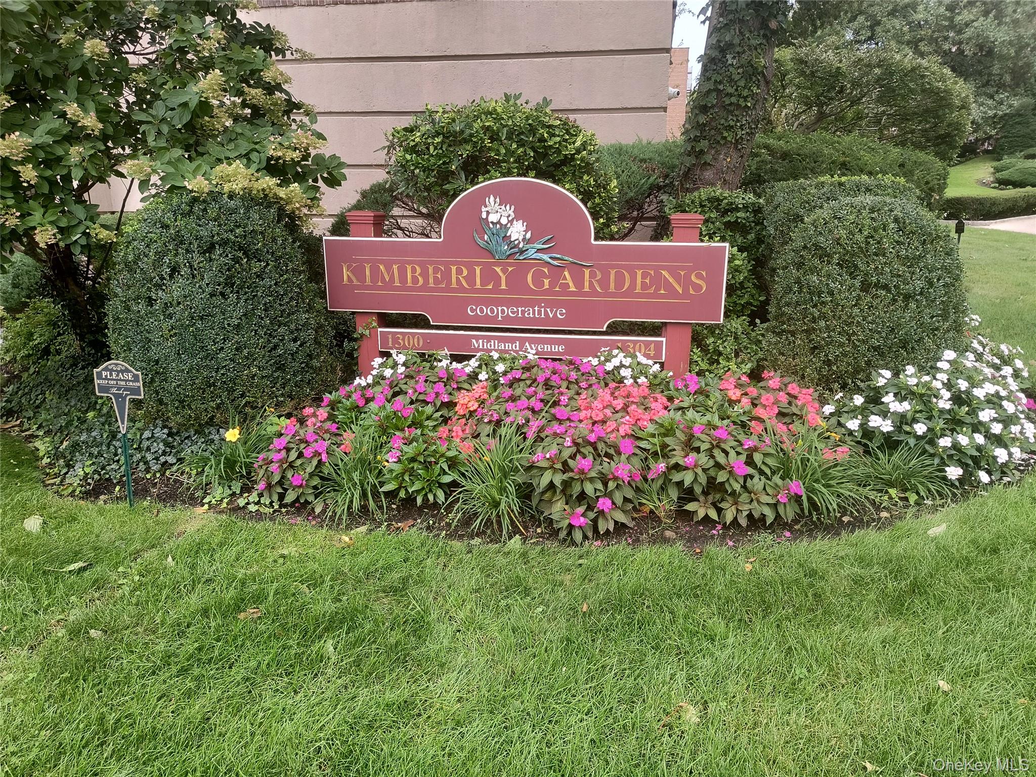 1304 Midland Avenue, Unit B41 photo 17