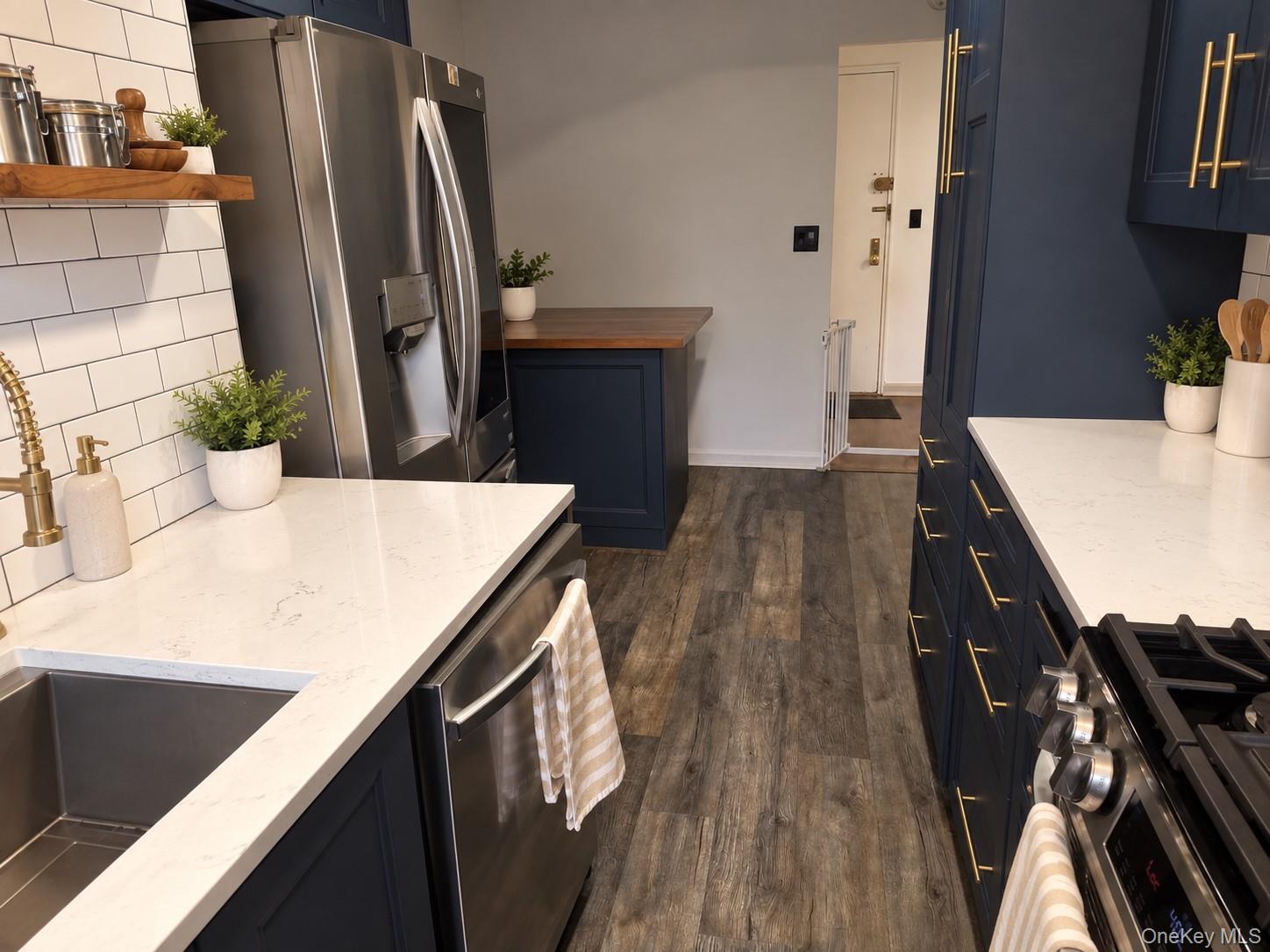 1304 Midland Avenue, Unit B41 photo 6
