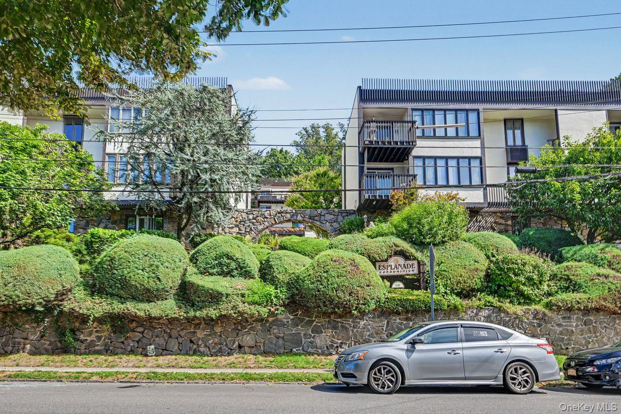1200 Warburton Avenue, Unit 41 photo 43