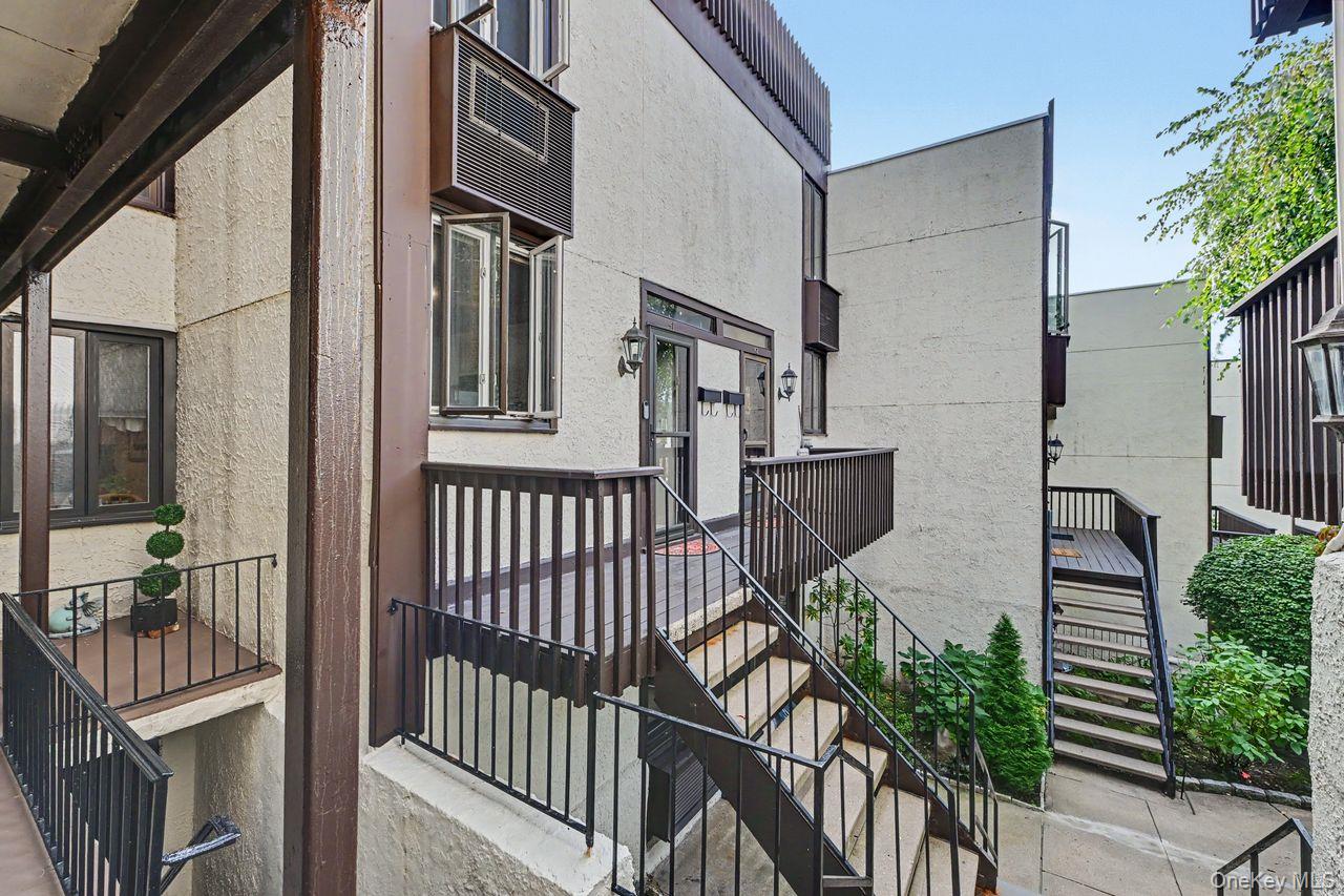 1200 Warburton Avenue, Unit 41 photo 2