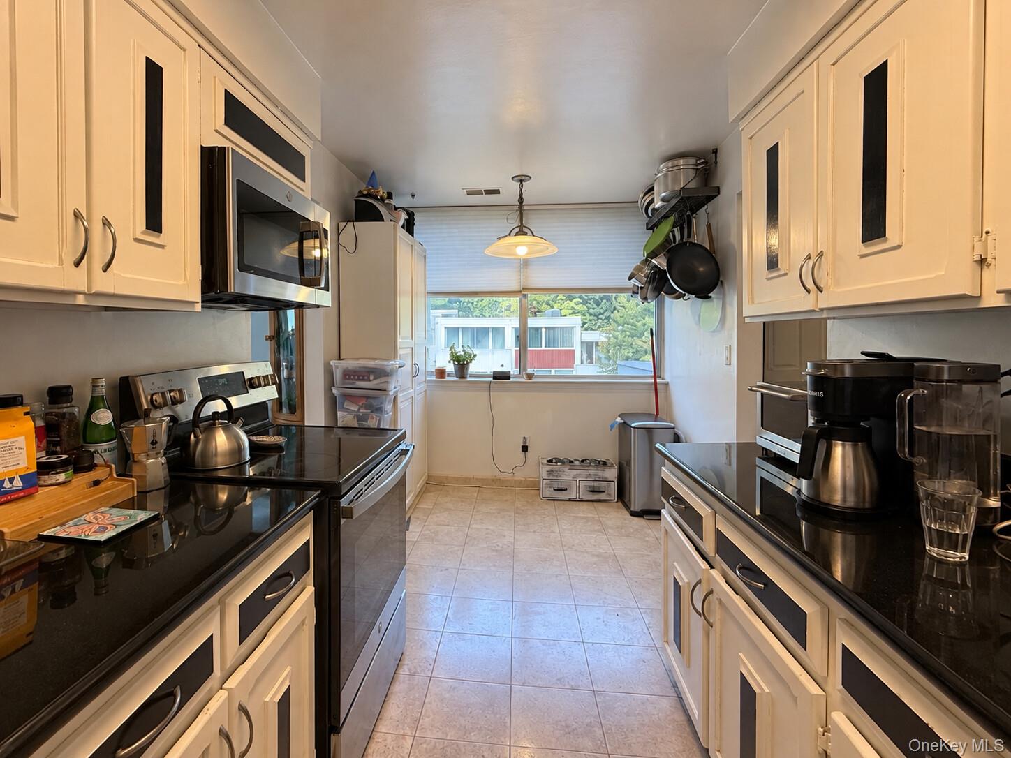 921 Colony Drive – For Sale photo 4