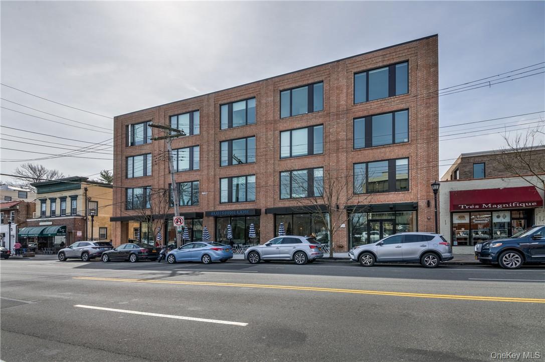 110 Chatsworth Avenue, Unit 304