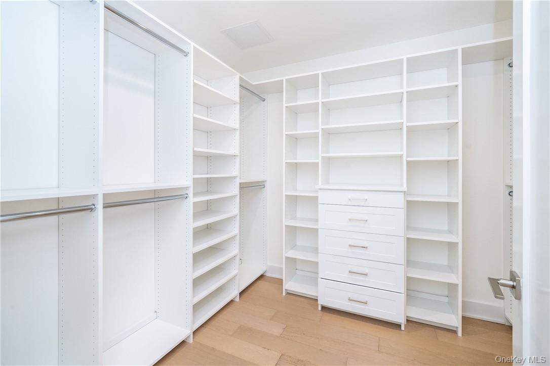 110 Chatsworth Avenue, Unit 304 photo 16