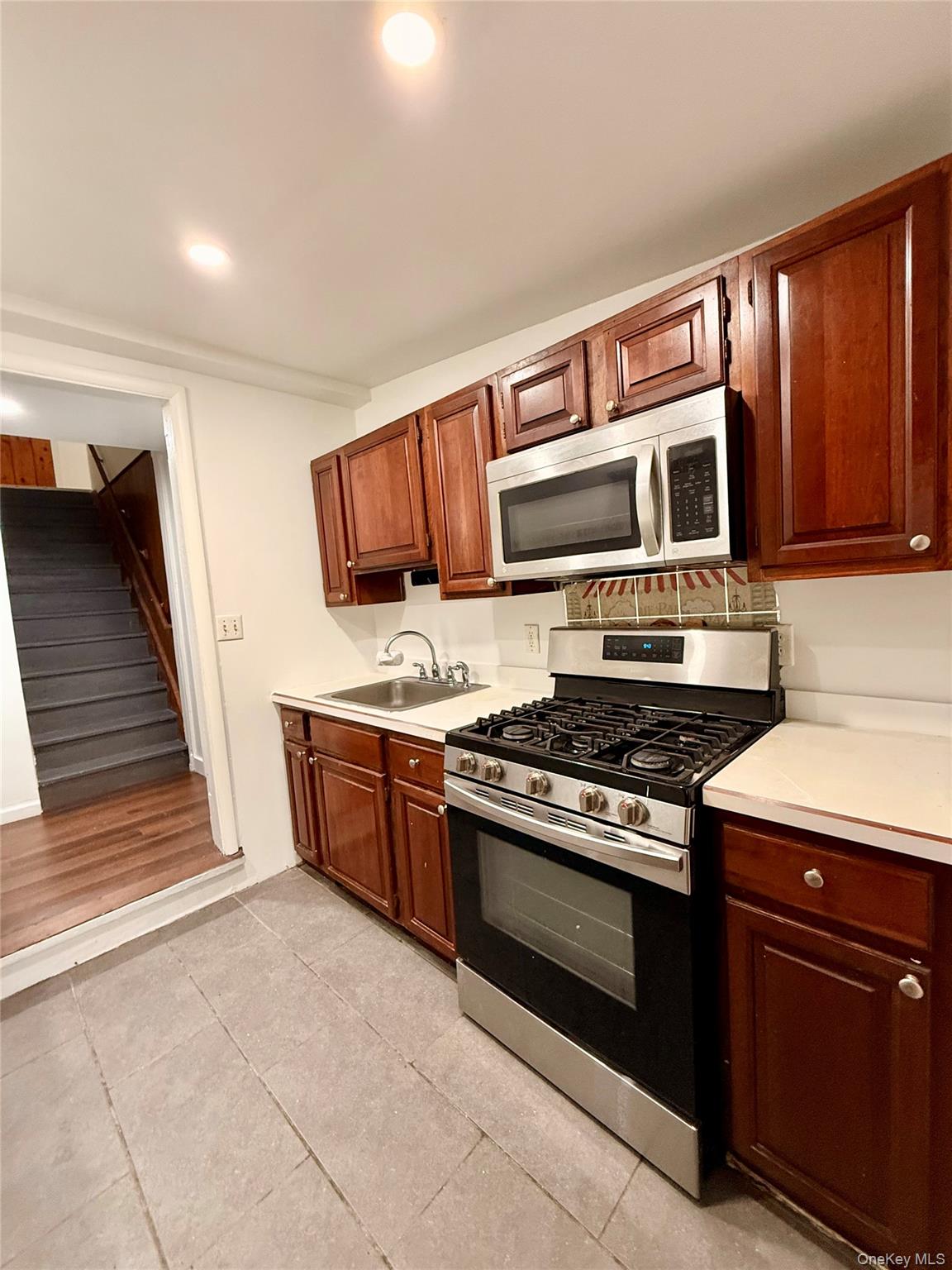 1213 Union Avenue, Unit B photo 2