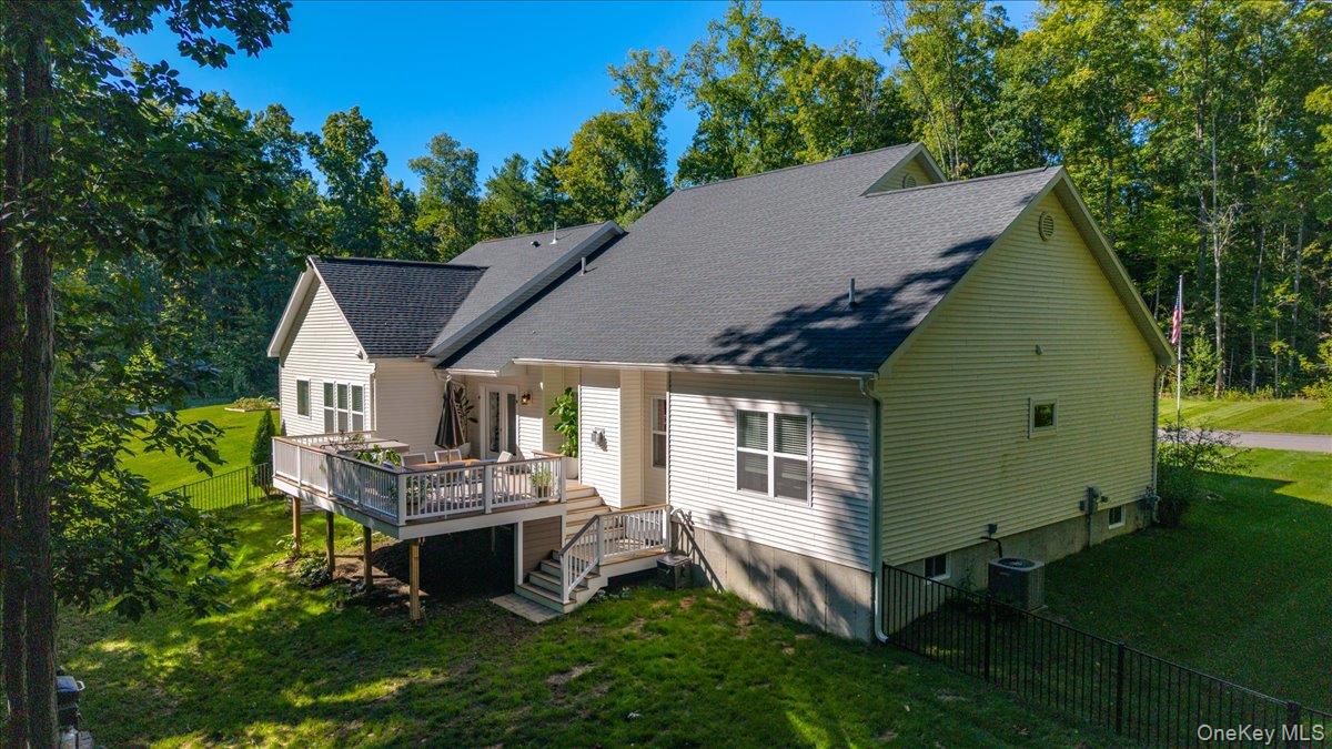 1410 Cosgrove Drive – For Sale photo 4