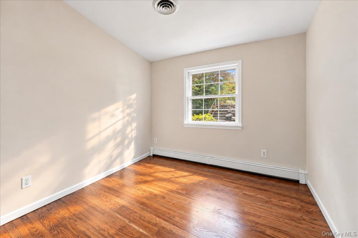 7 Meadowbrook Drive – For Sale photo 8