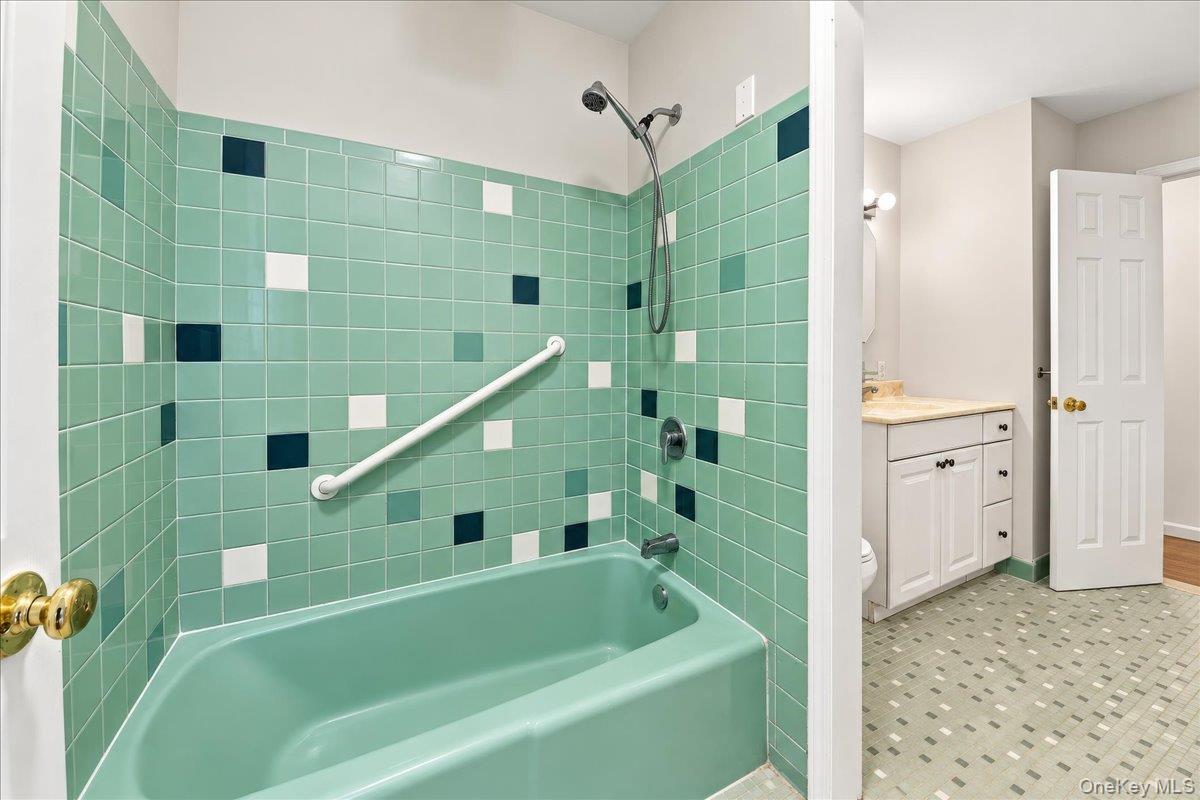 7 Meadowbrook Drive – For Sale photo 14