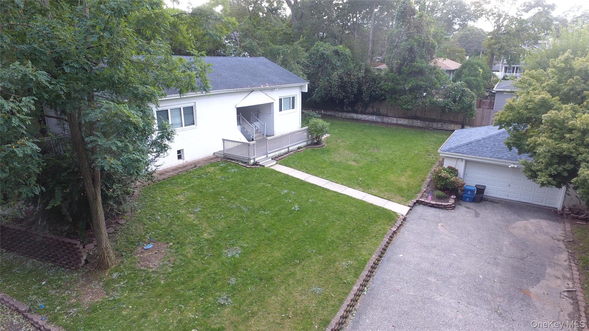 40 Flowerfield Road – For Sale photo 2