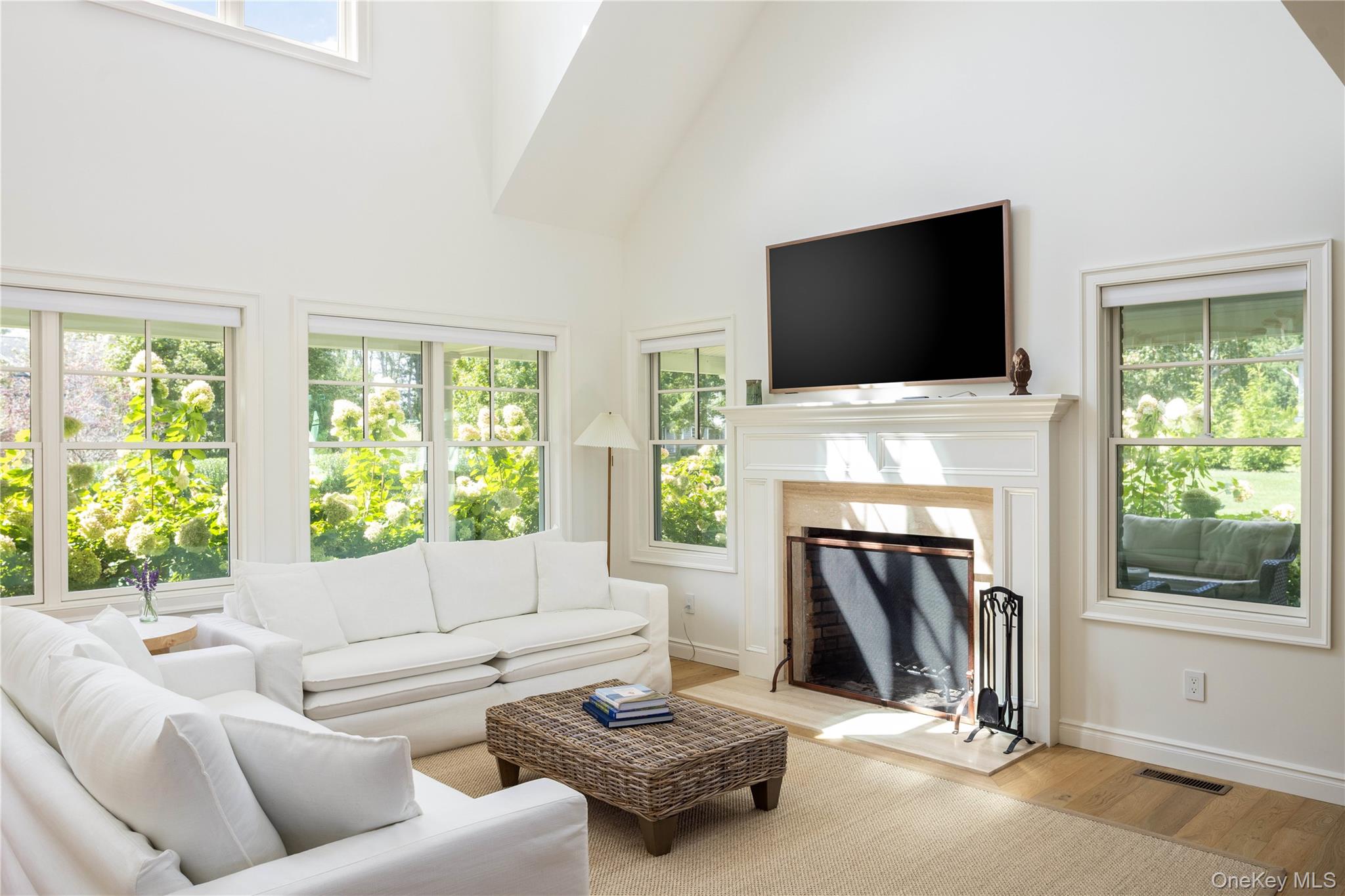 860 Hillcrest Drive – For Sale photo 17