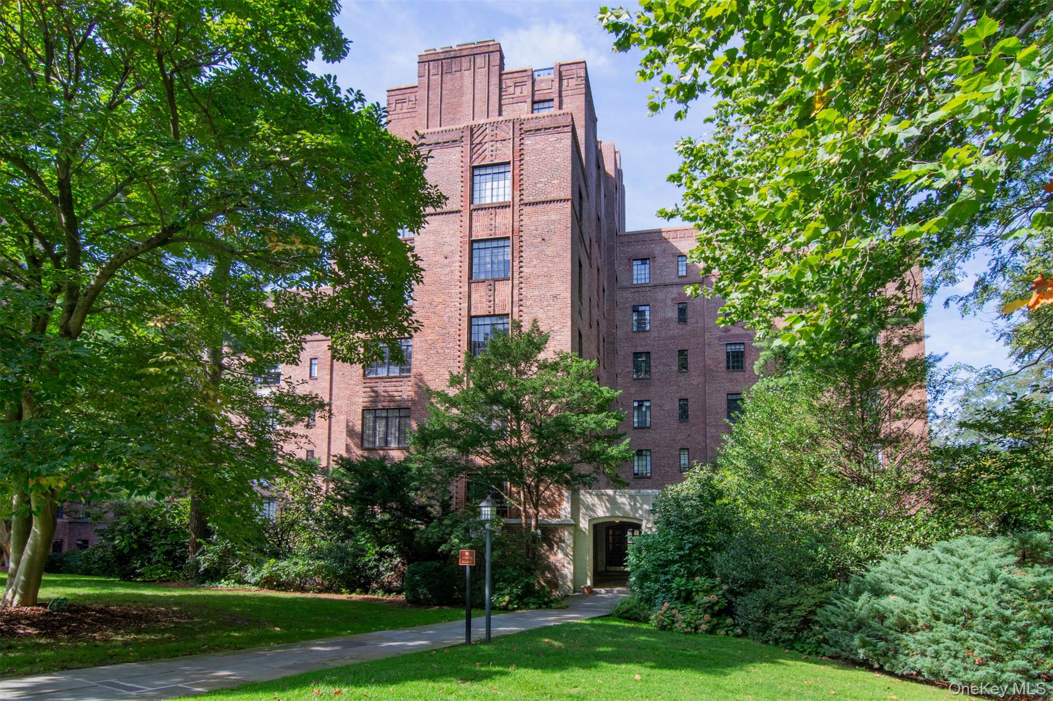 100 Ardsley Avenue West, Unit 2-K