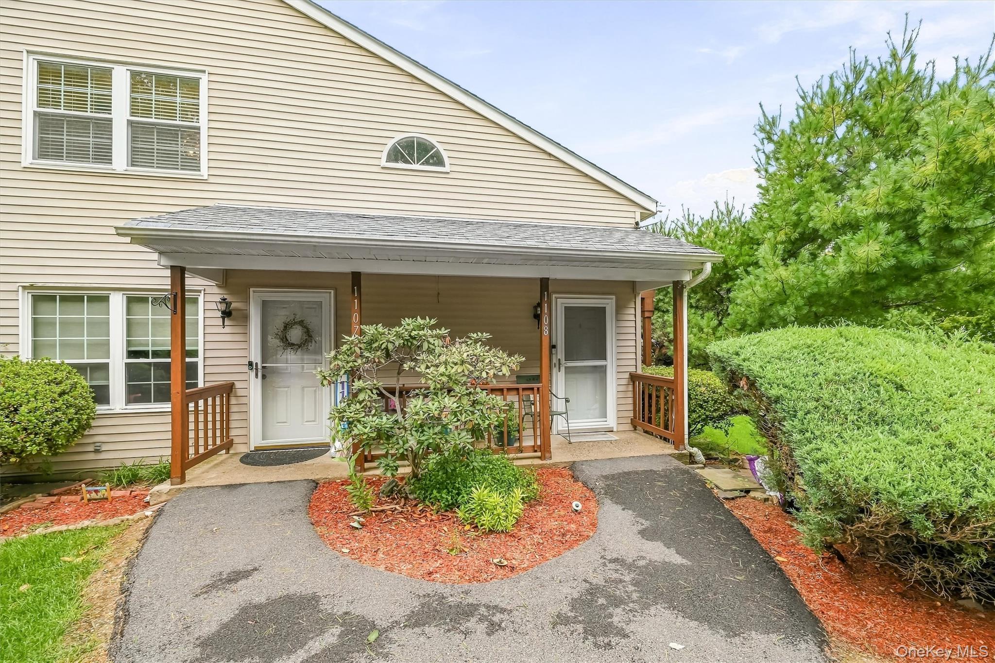 1108 Evergreen Court, Unit 65 photo 4