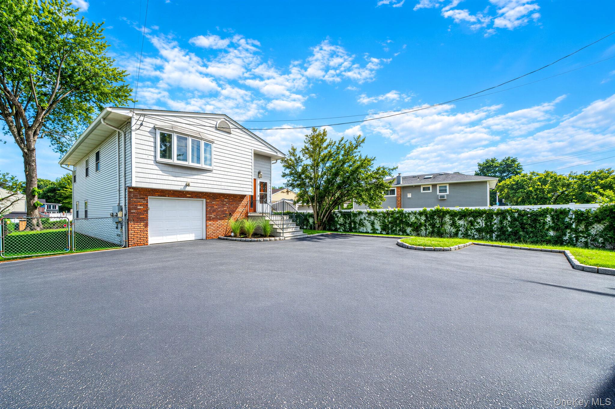 263 Commack Road – For Sale photo 3