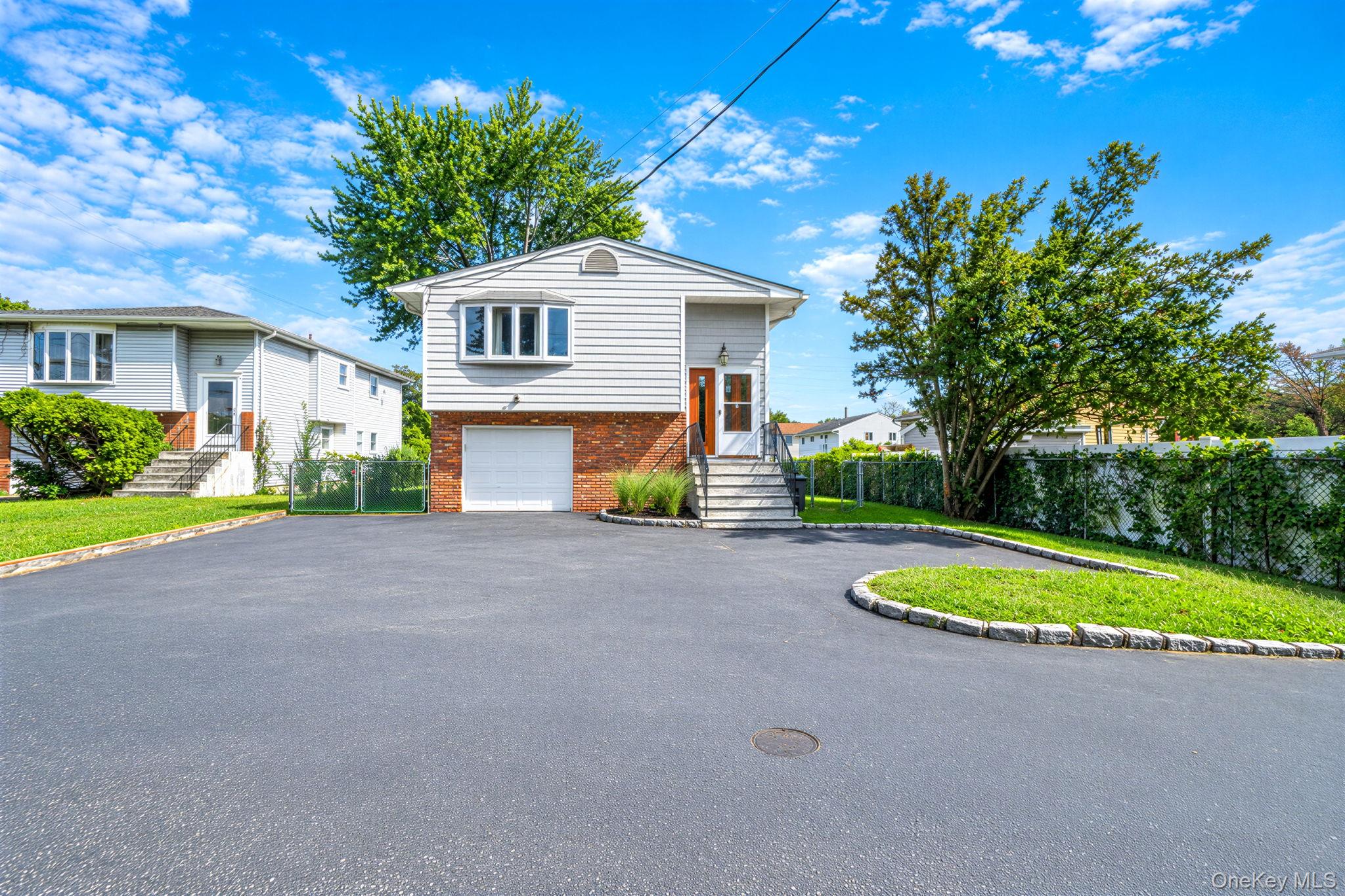 263 Commack Road – For Sale photo 2