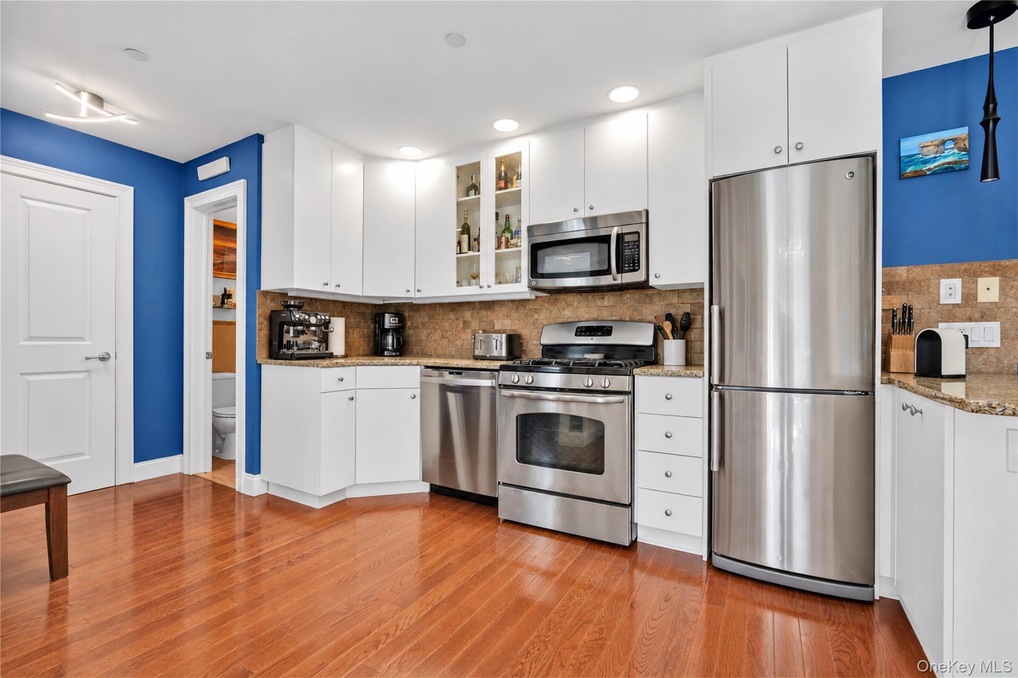 2821 36th Street, Unit 4R photo 4