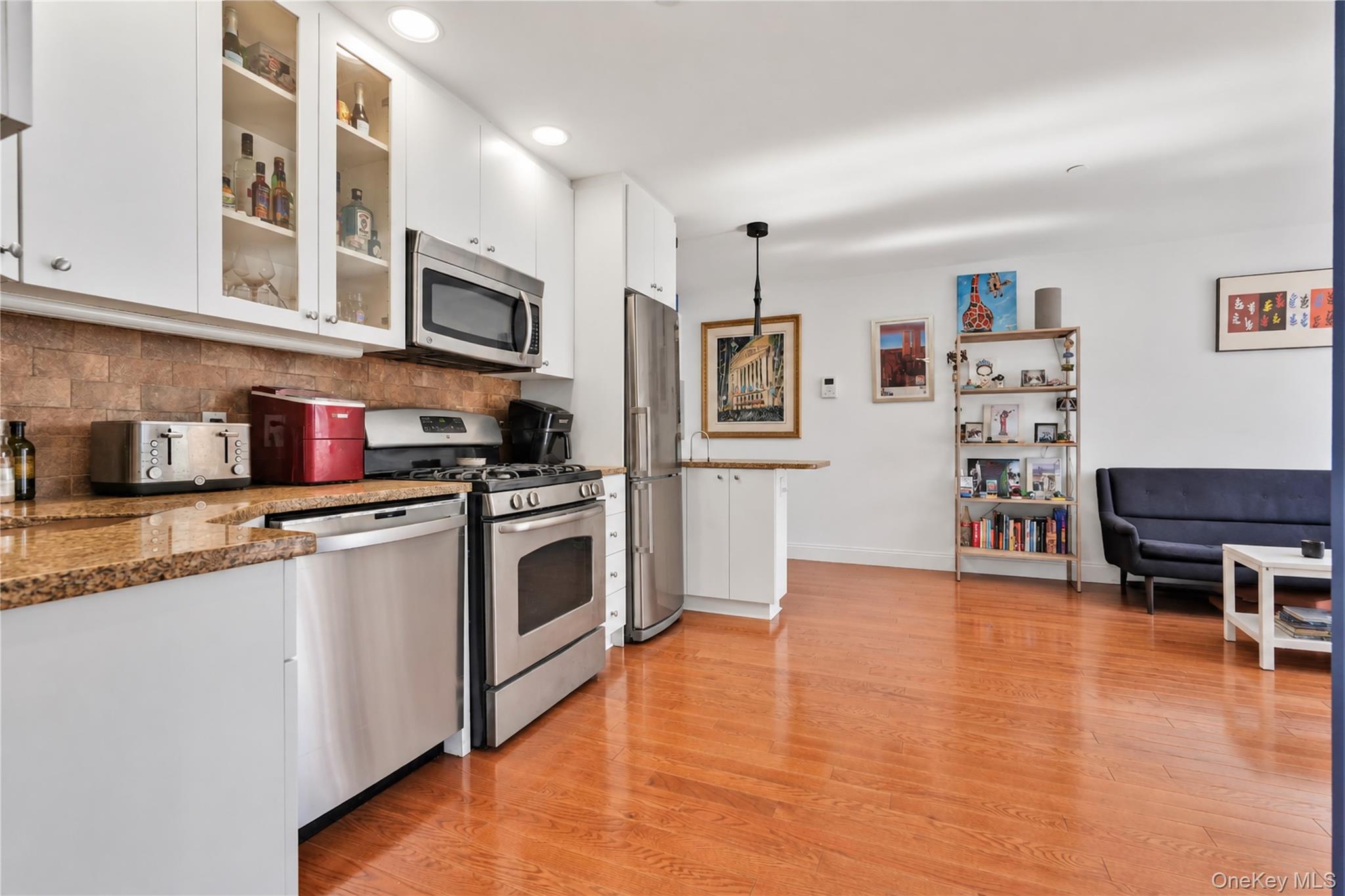 2821 36th Street, Unit 4R photo 8