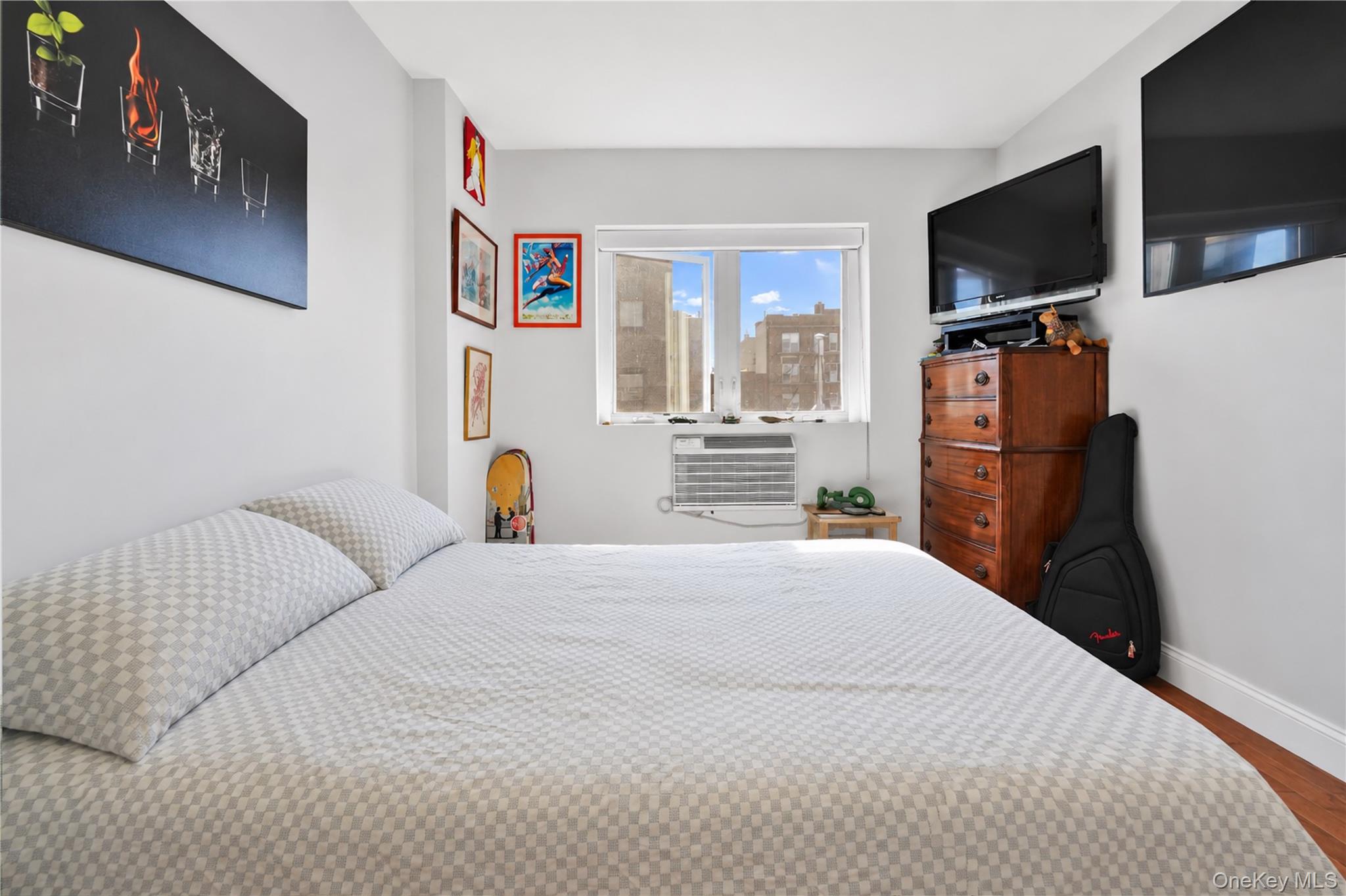 2821 36th Street, Unit 4R photo 2