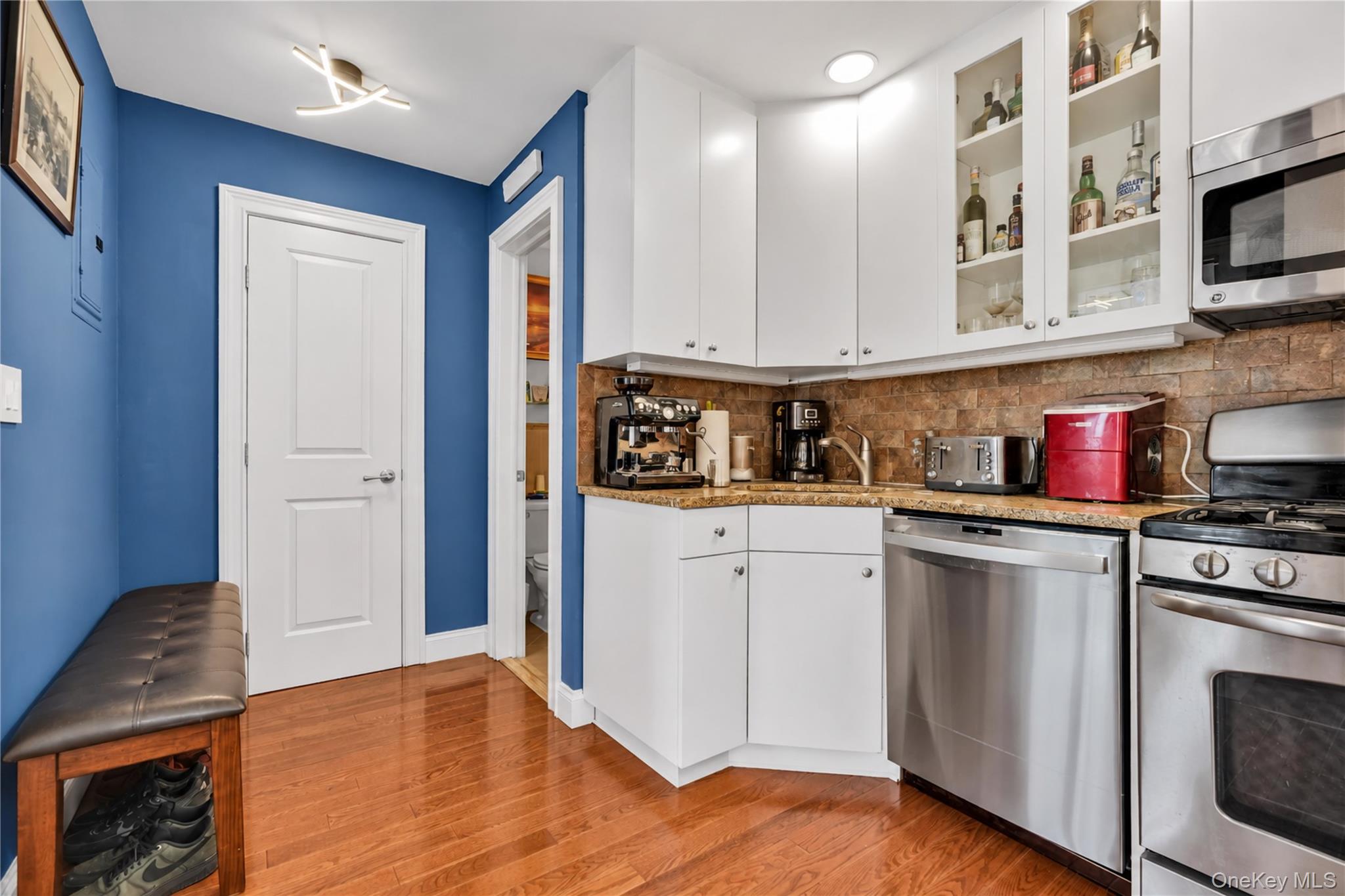 2821 36th Street, Unit 4R photo 9