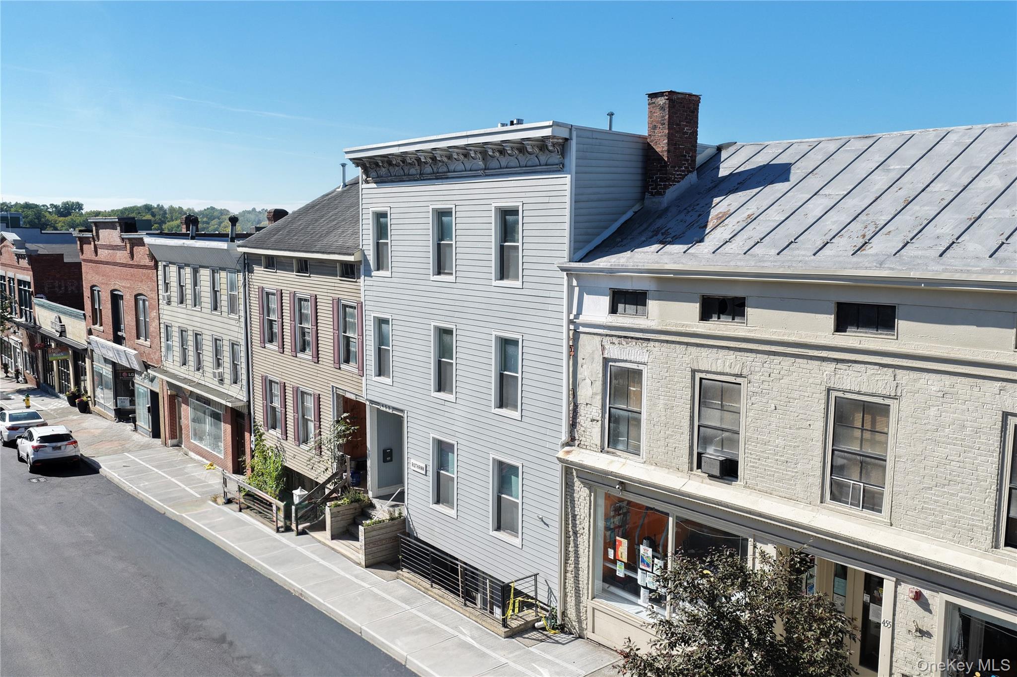 453 Main Street – For Sale photo 3