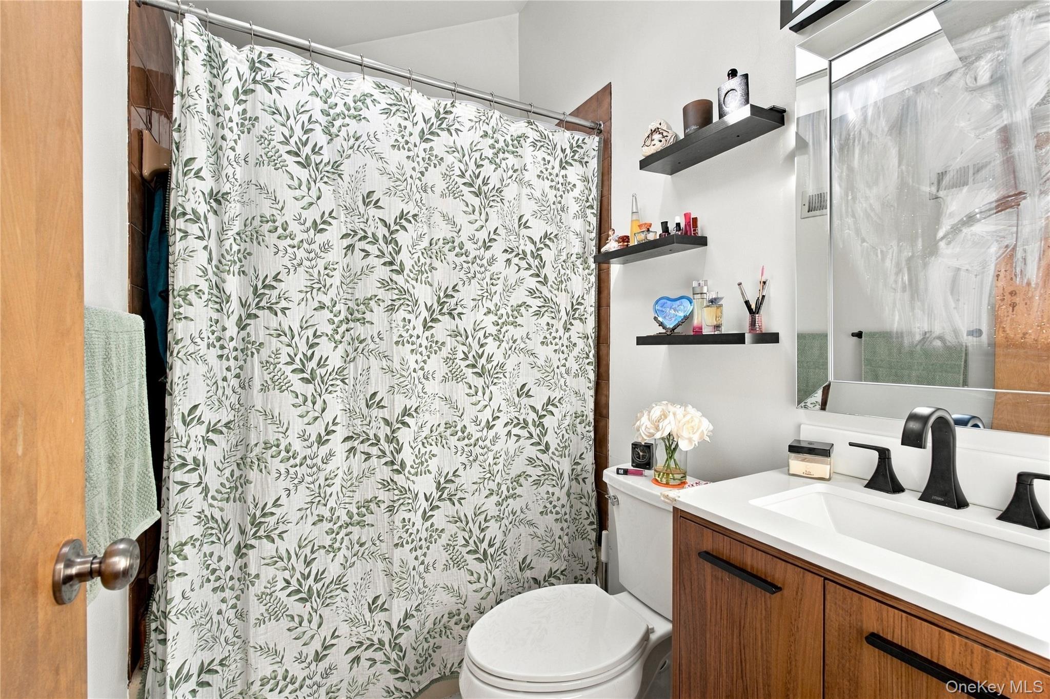 22 Village Green – For Sale photo 19