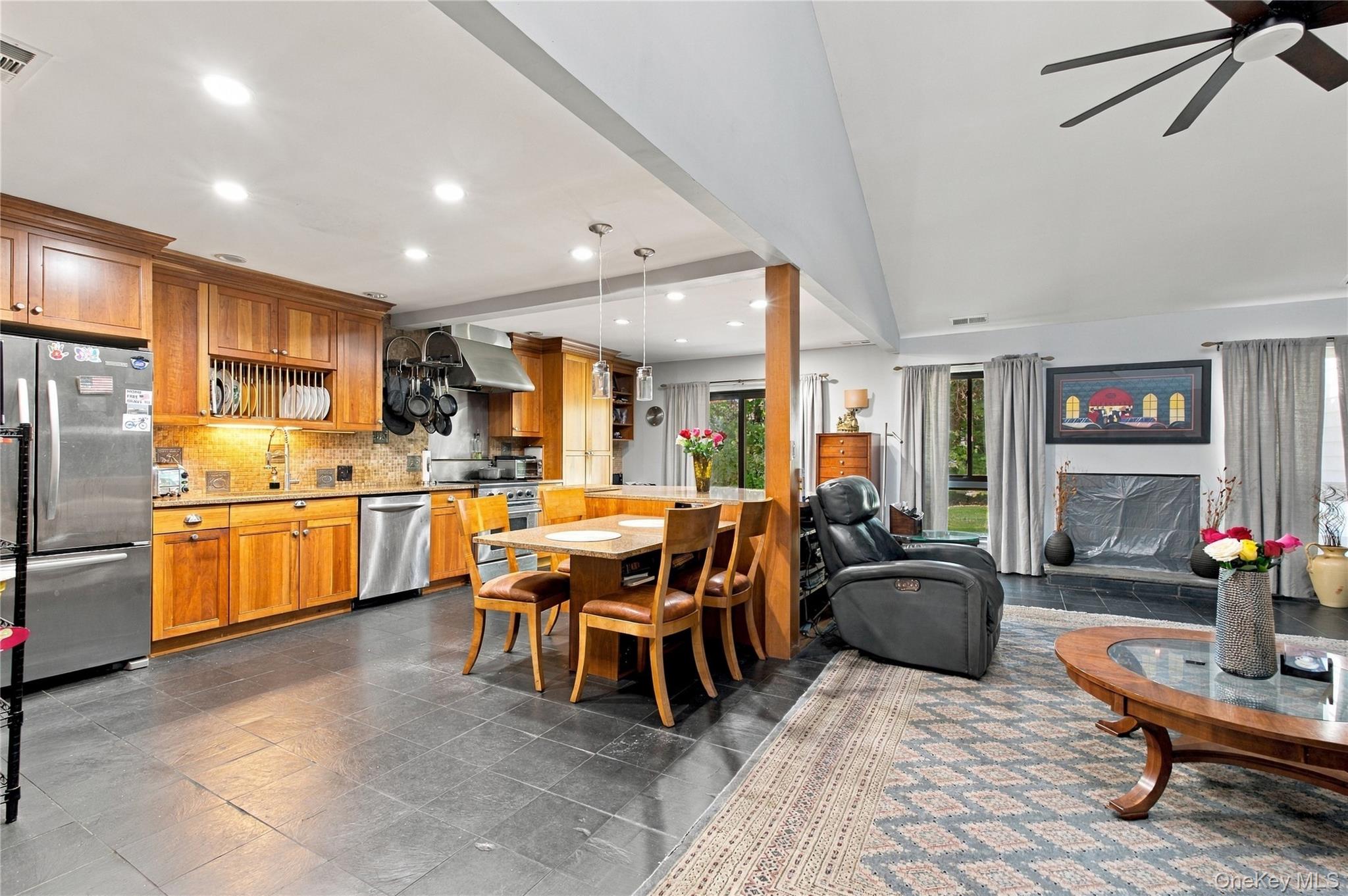 22 Village Green – For Sale photo 4