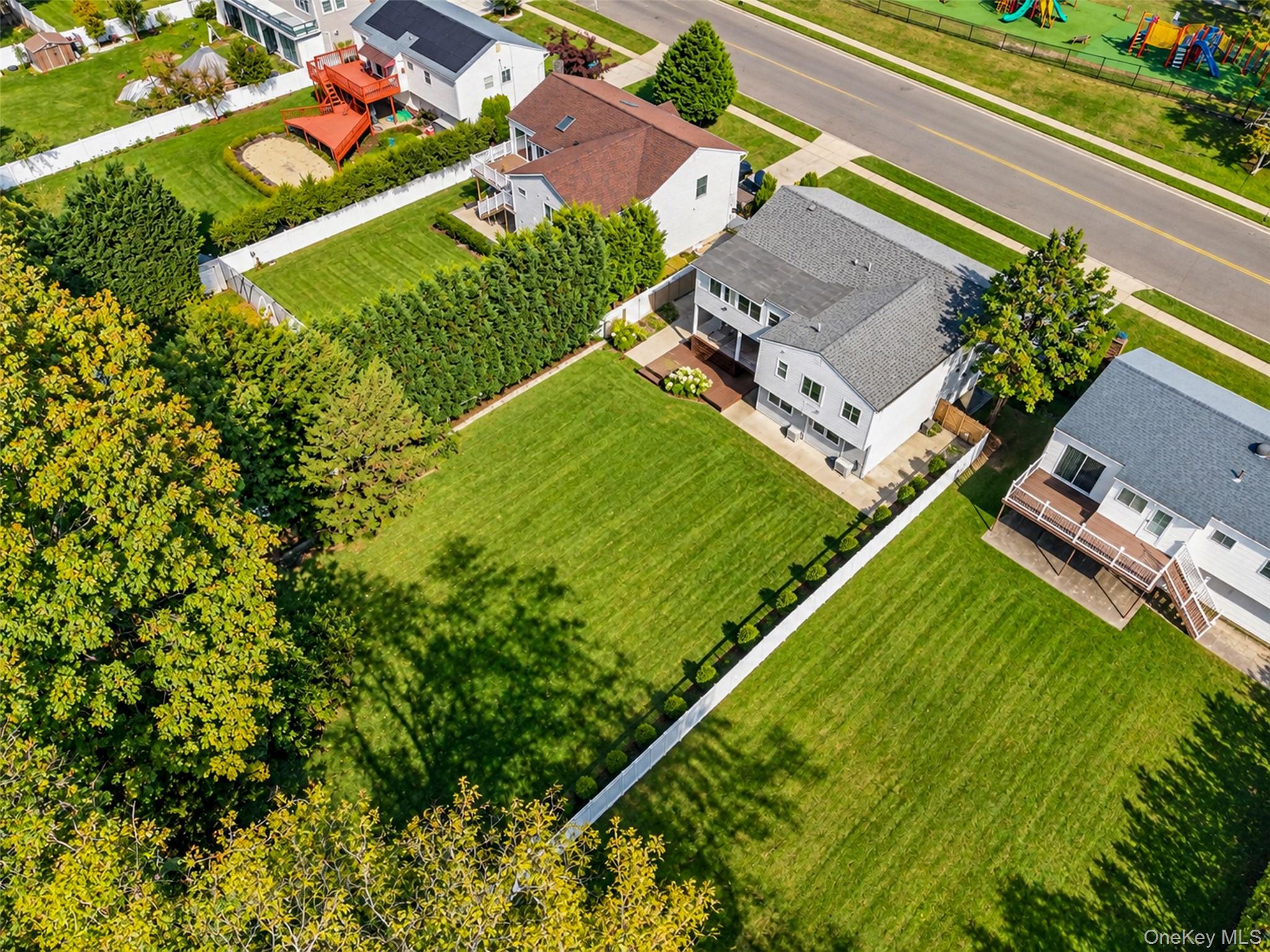 1059 Denton Avenue – For Sale photo 8