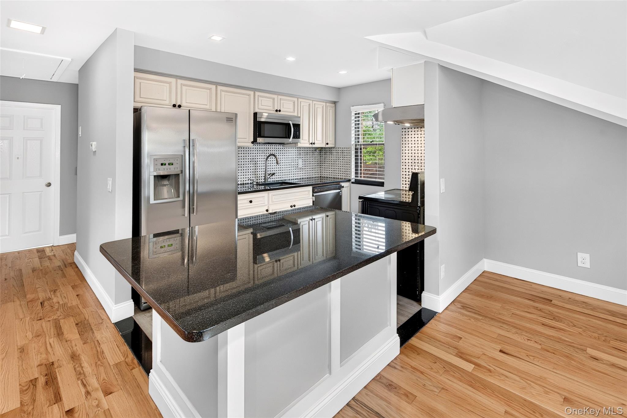 77 Waters Edge – For Rent photo 12