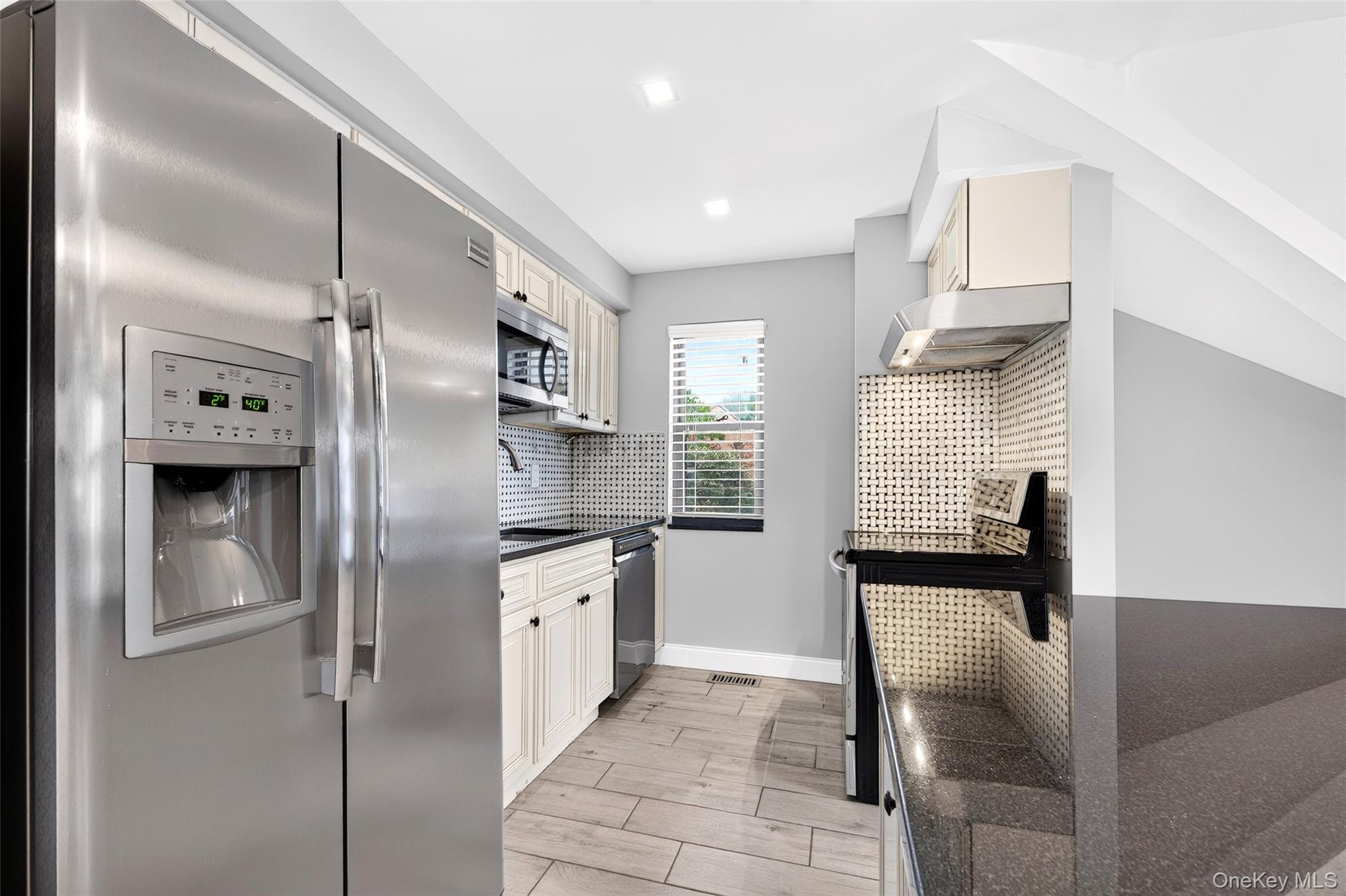 77 Waters Edge – For Rent photo 14