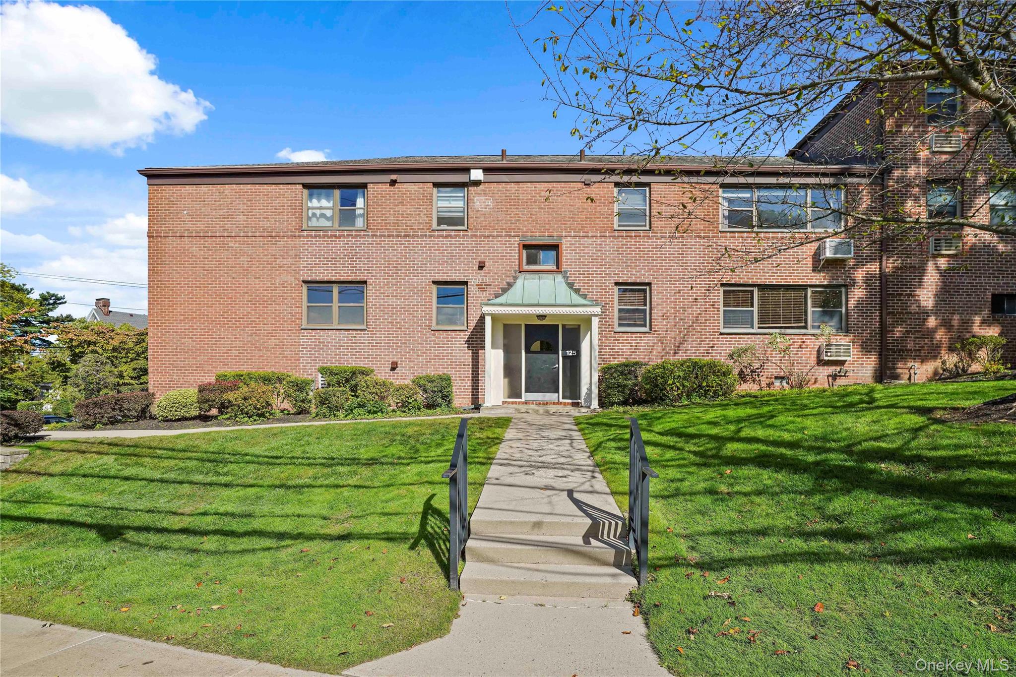125 Beacon Hill Drive, Unit F-11 photo 16