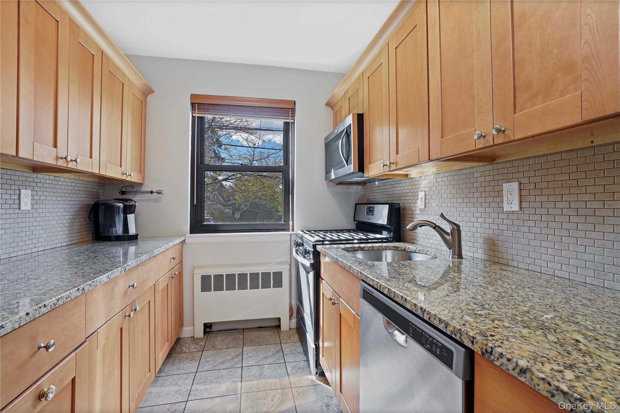 125 Beacon Hill Drive, Unit F-11 photo 5