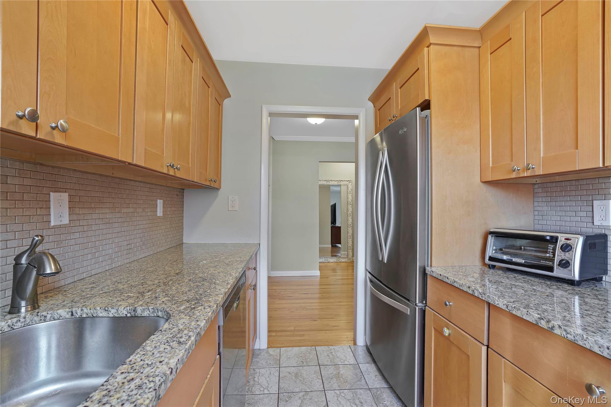 125 Beacon Hill Drive, Unit F-11 photo 4