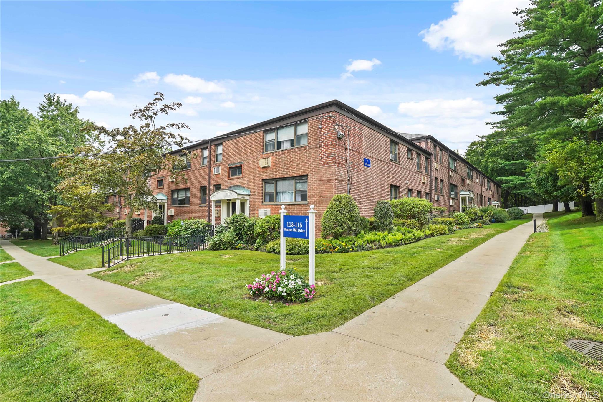 125 Beacon Hill Drive, Unit F-11 photo 23